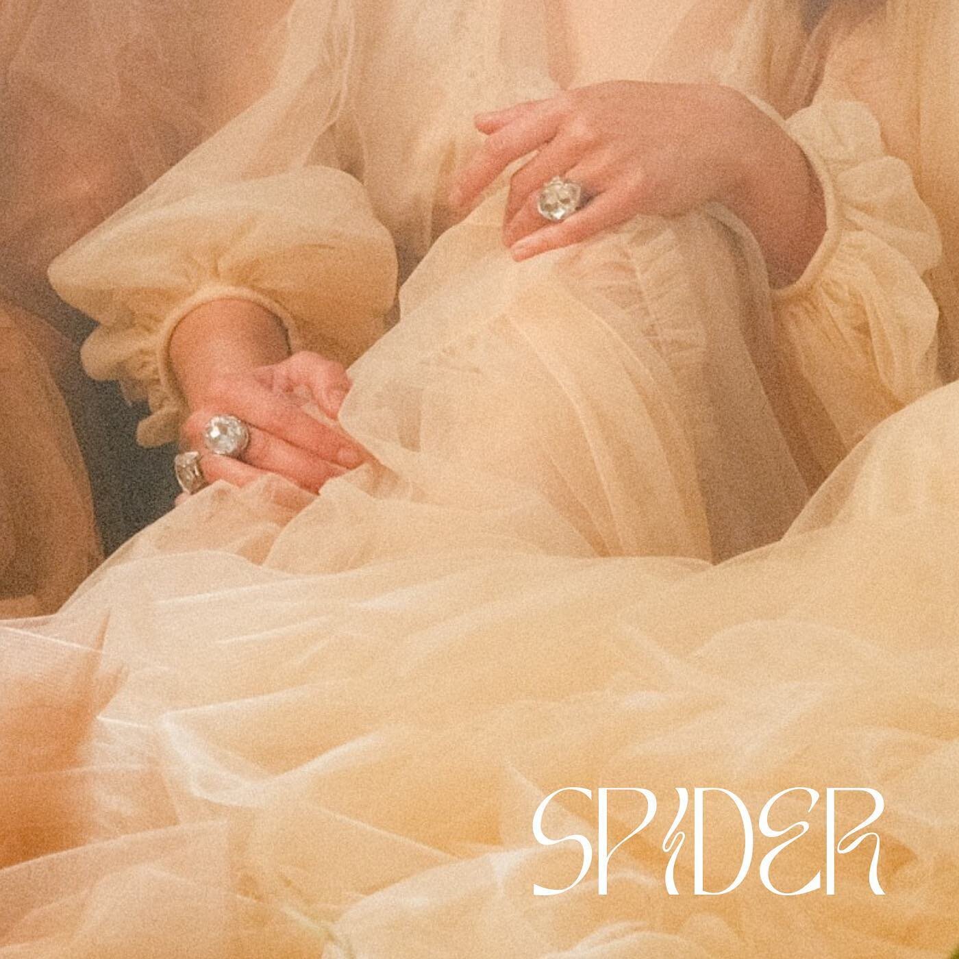 🕷️ spider is here! 🌝 

forever in awe of @moonmoth8&rsquo;s polyrhythmic harp on this one. give spider a spin and see where she takes you💫

Engineered by Maryam Qudus (@spacemoth__ ) at Tiny Telephone Recording (@tinytelephonerecording)
Mixed by M