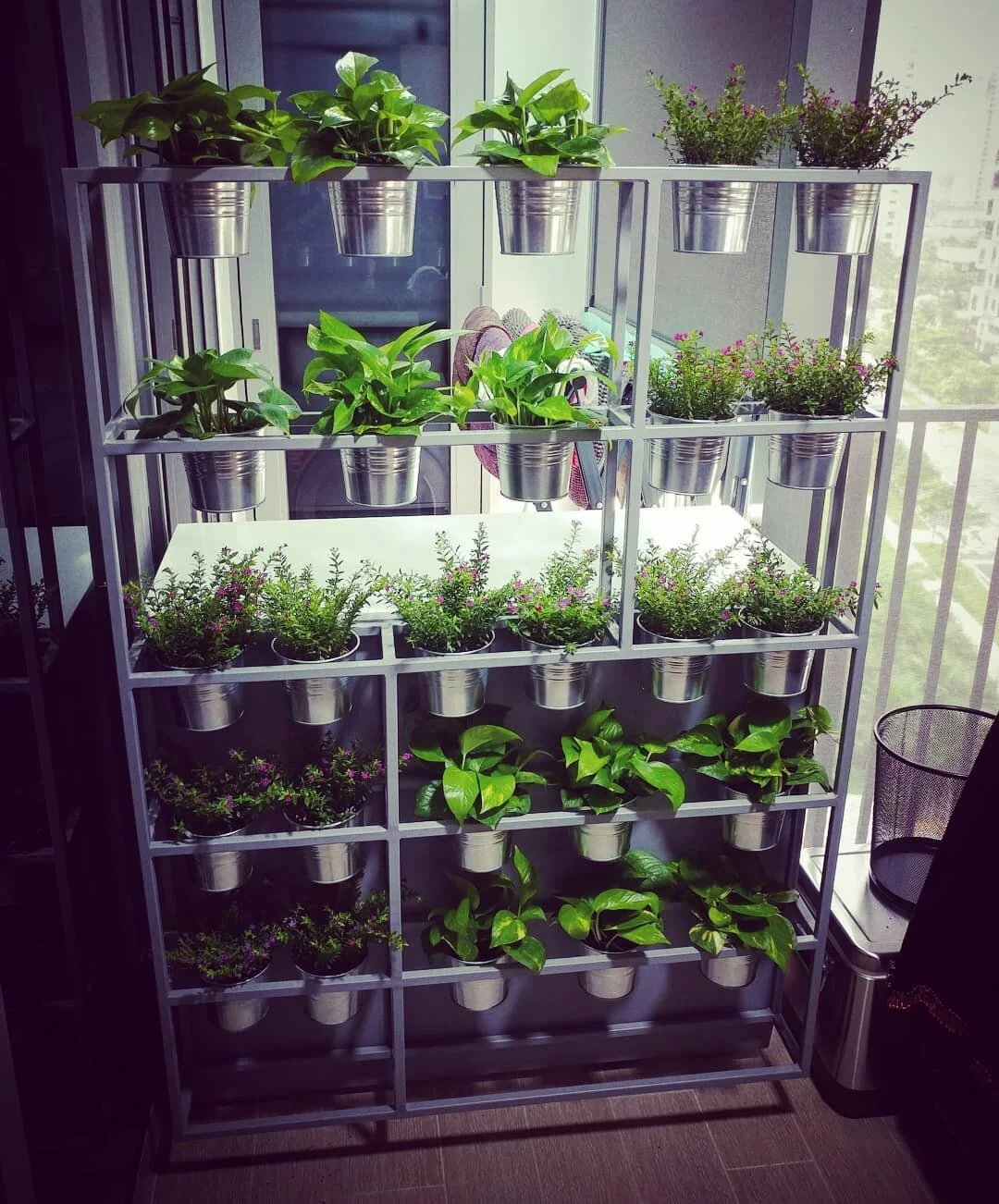 foyer greenery . movable cabinet with flower pots display @ rivertrees residence
#rivertrees #condominium #interiordesign #singapore #studiokudesignasia