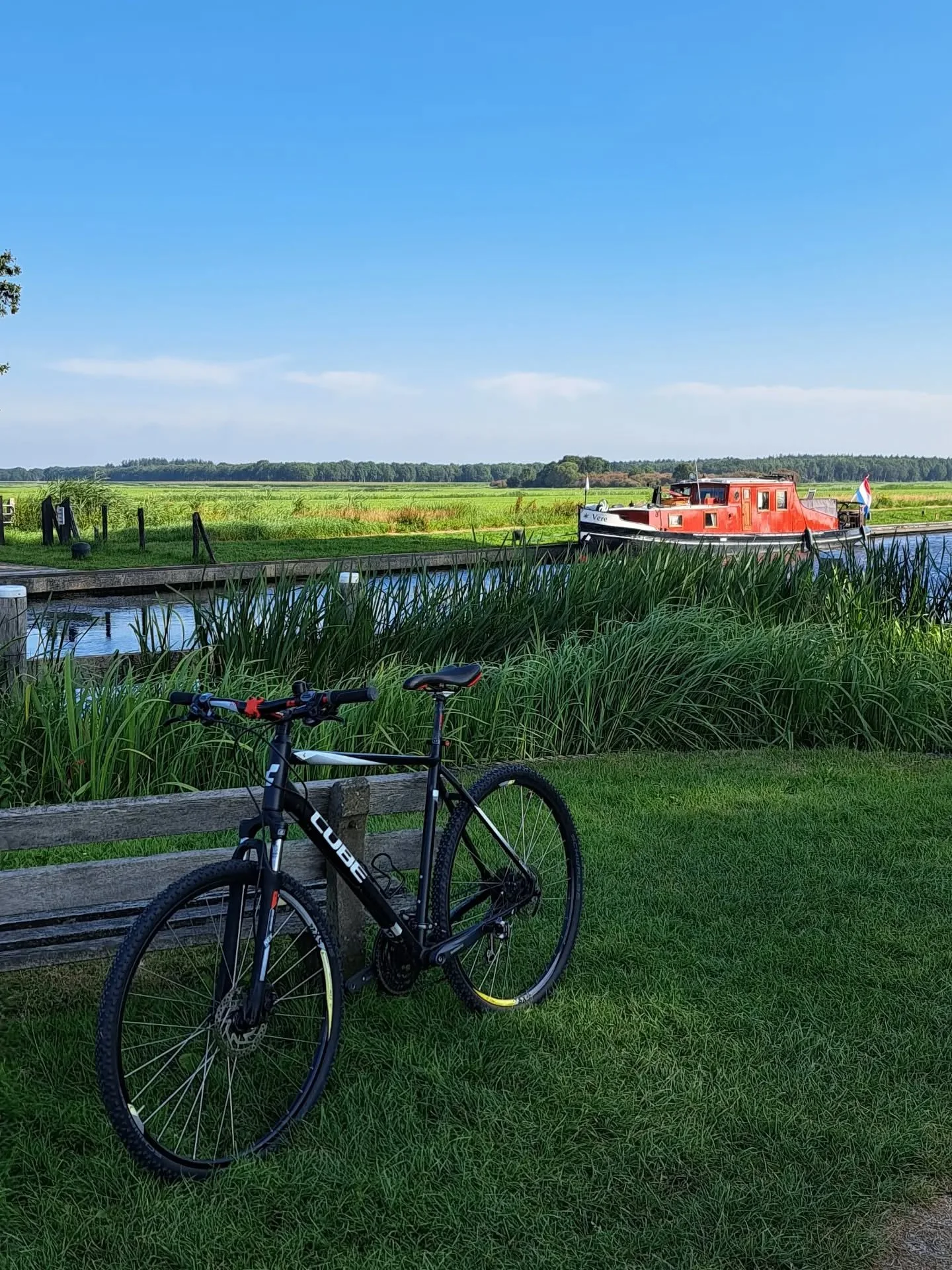 What a morning!

#vacation #bikeride #mountainbike #friesland #morningworkout