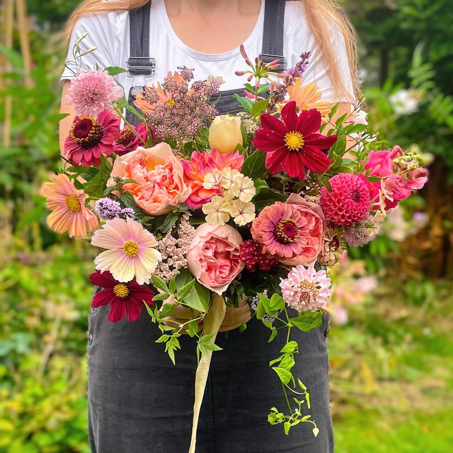 For Lucy ✨ 

This was a special one - full of all the colours of late Summer, scented with mint and honeysuckle, and featuring a flower with special meaning, for the bride to hold close to her heart ❤️

Wishing Lucy and Robin all the happiness 💫

#b