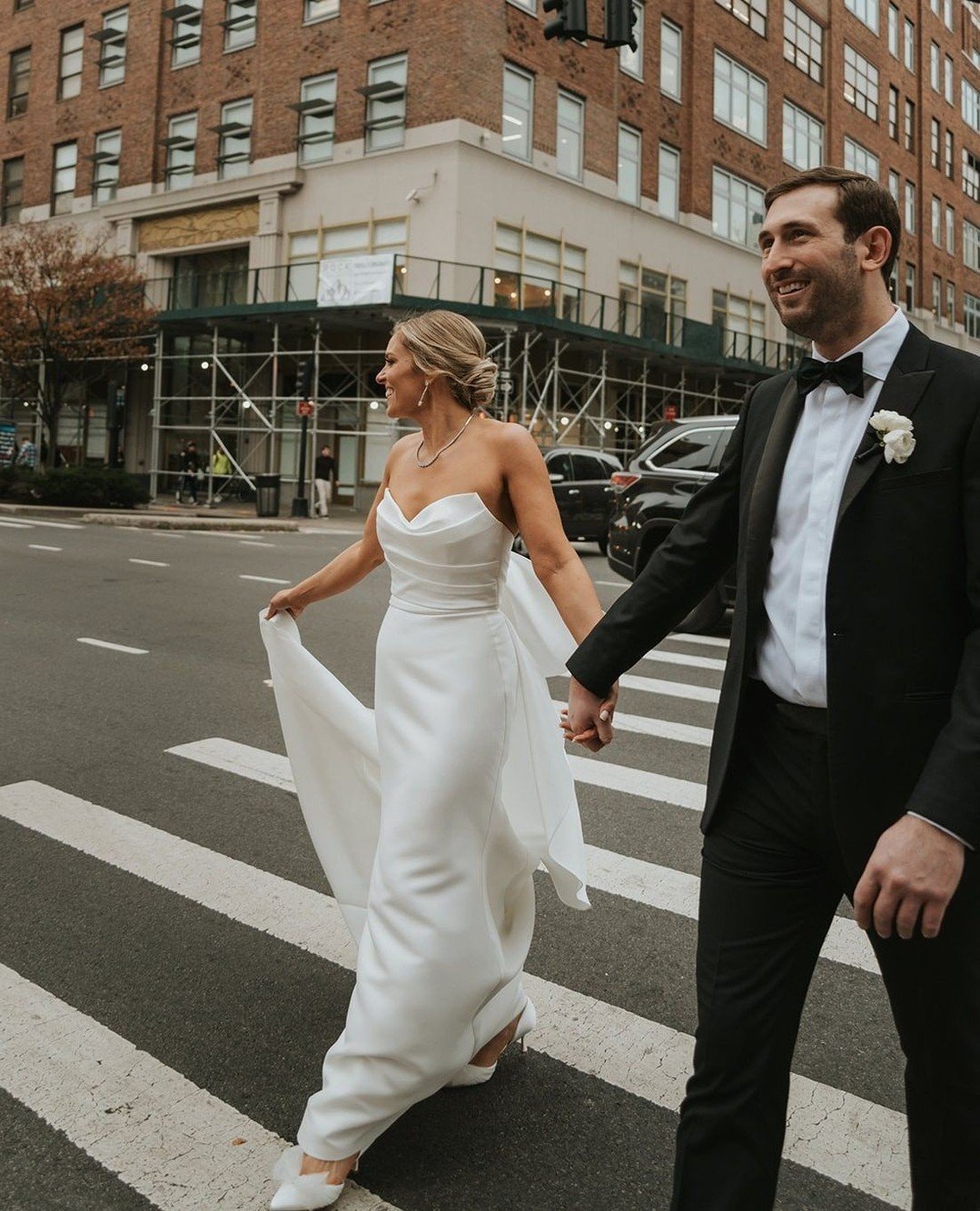 We help you plan the quintessential Manhattan wedding but with your own flair. ⁠
⁠
 ⁠
Planning | @aniwolff_⁠
Ceremony | @sfxaviernyc⁠
Venue | @thepiersixtycollection⁠
Accommodations | @dreamhotels @themaritimehotelnyc⁠
Photography | @mariablung⁠
Vide