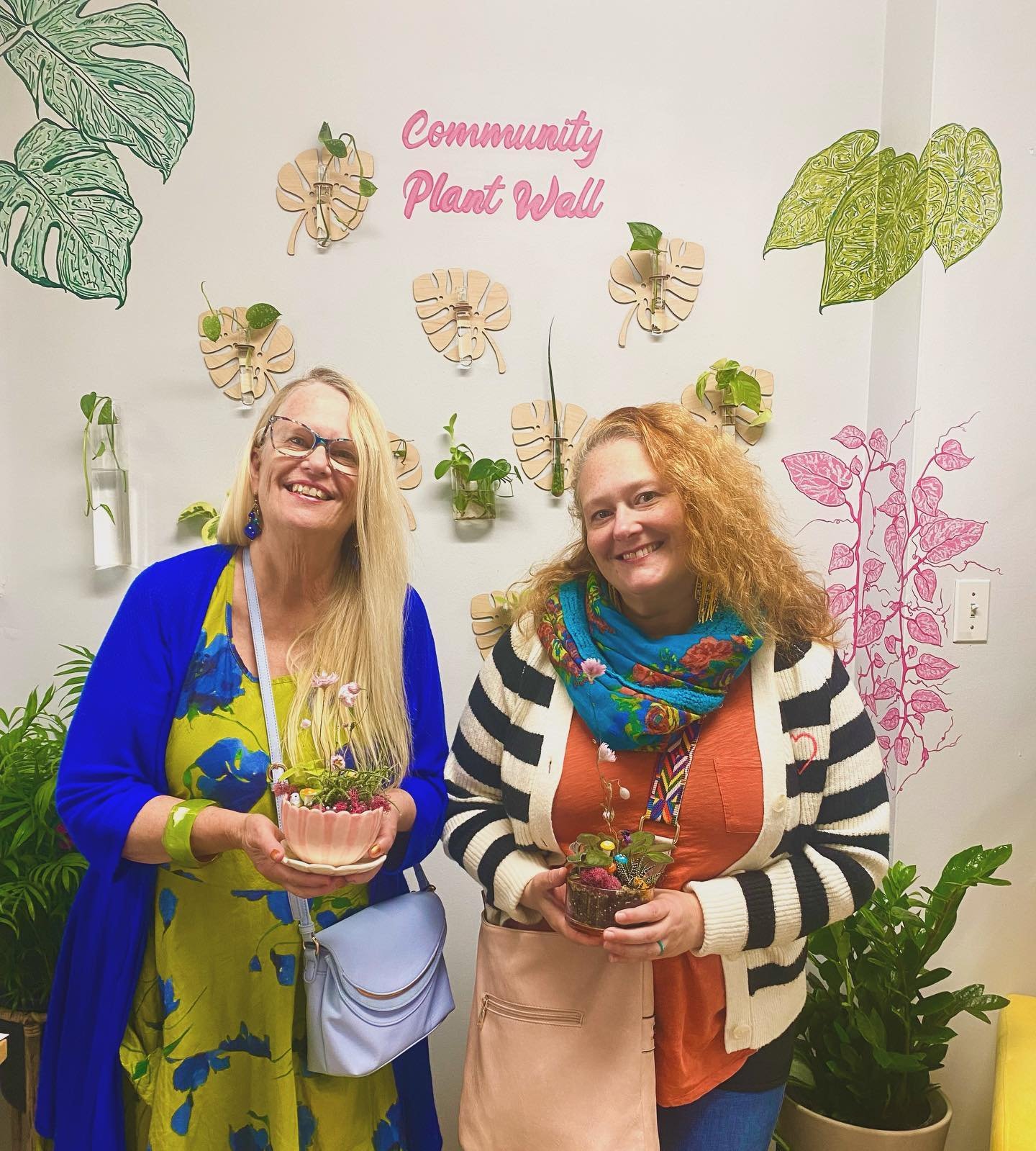 Lea of @bluehuestudio, who painted our community wall mural &amp; her beautiful mom. It was a fun day meeting moms &amp; spending time with everyone celebrating motherhood &amp; love in a variety of ways. 

#indigroplants #plantshop #mothersday #comm