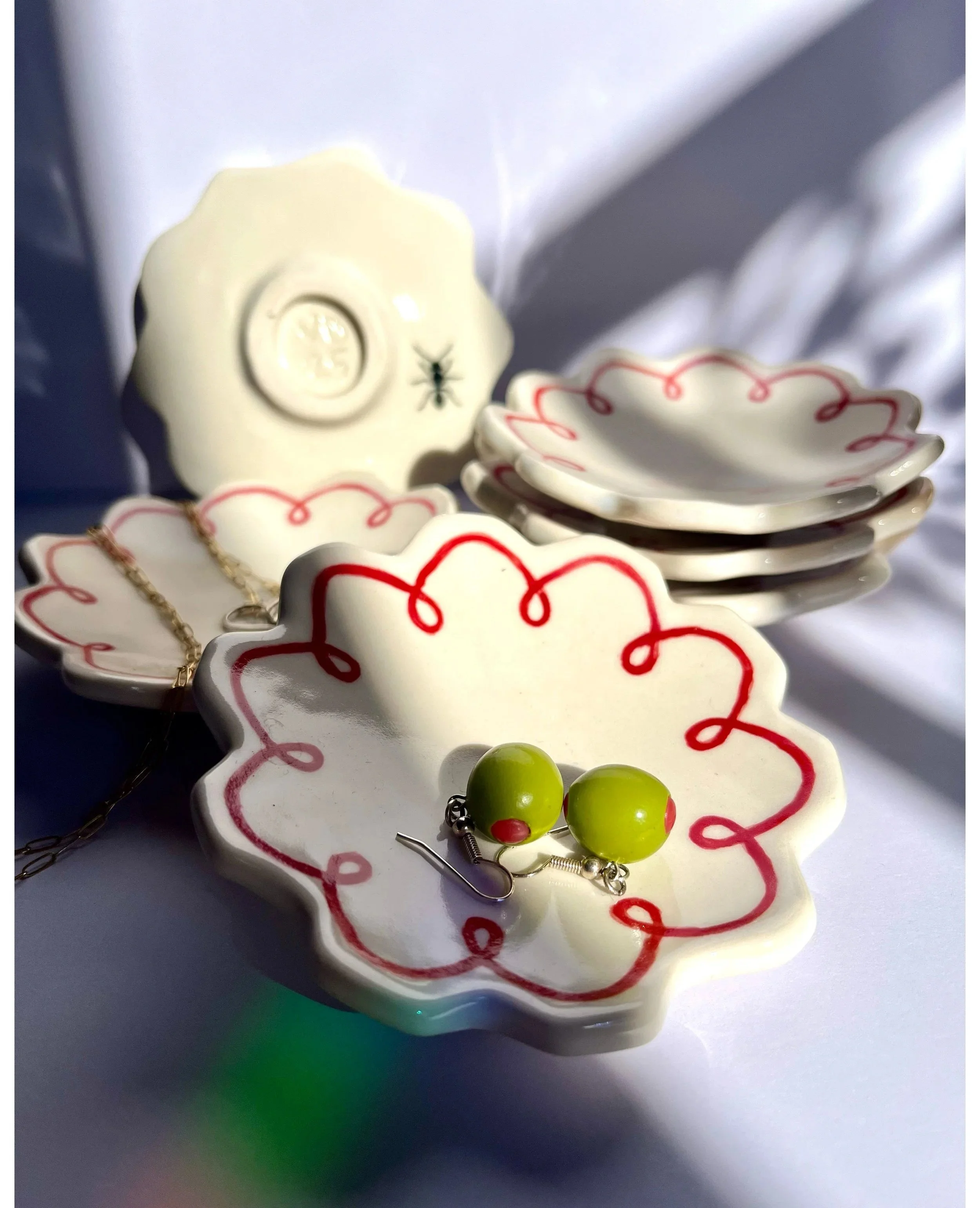 And surprise trinket dishes