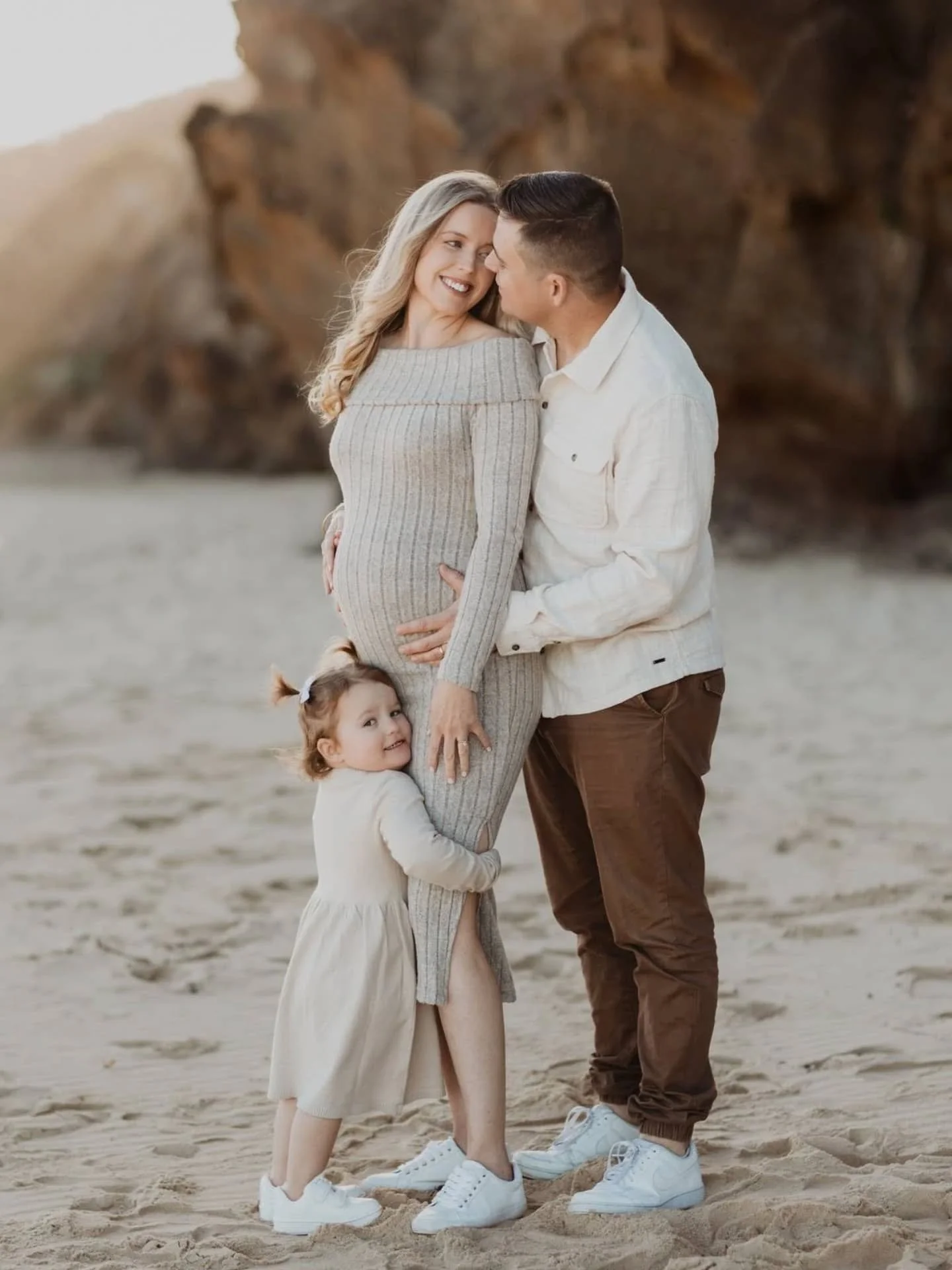 I had the absolute pleasure of creating precious memories with this lovely family on Saturday as they celebrated their exciting journey of becoming a family of four and their sweet little Mia getting ready to become a big sister!

Thank you, Bec and 