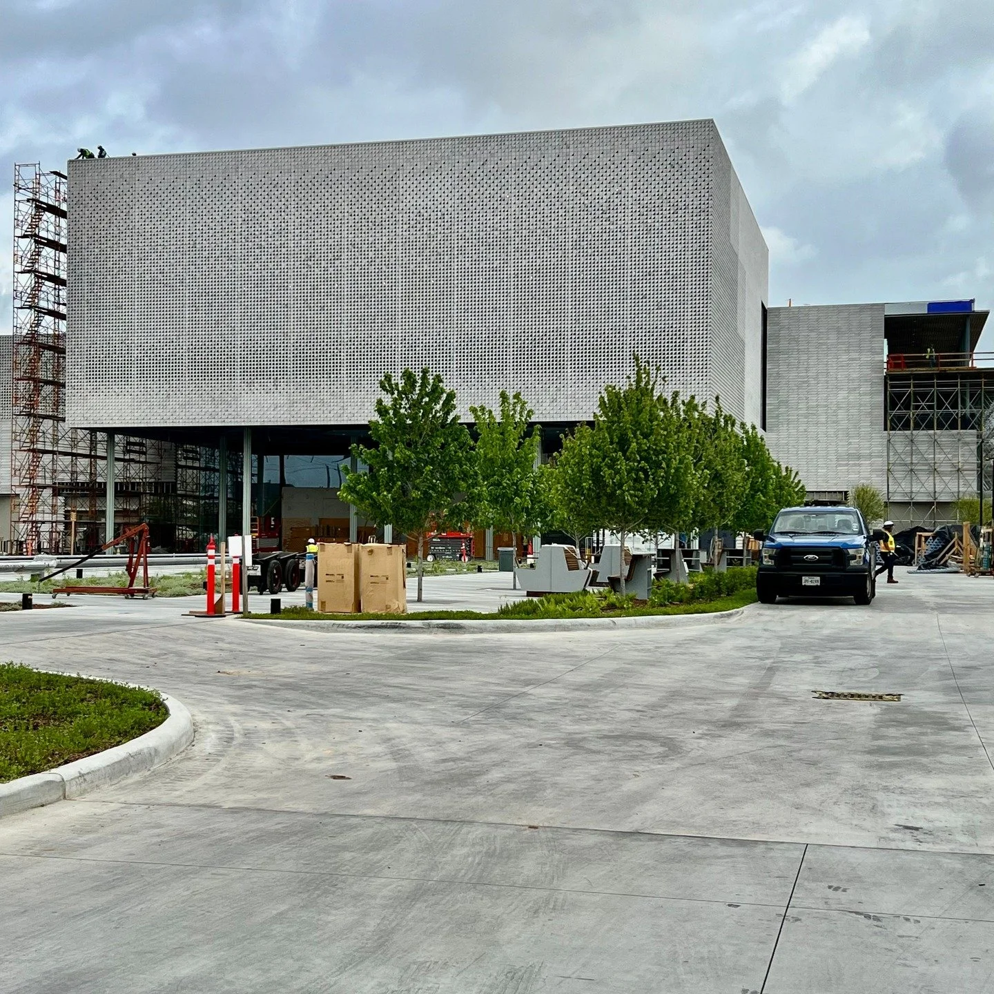 We are proud to be engaged to work in the Ismaili Center Houston, Farshid Moussavi Architecture, design architect. It is a tremendously graceful and dynamic structure, informed everywhere by Islamic sacred geometry, from the grand atrium&rsquo;s volu