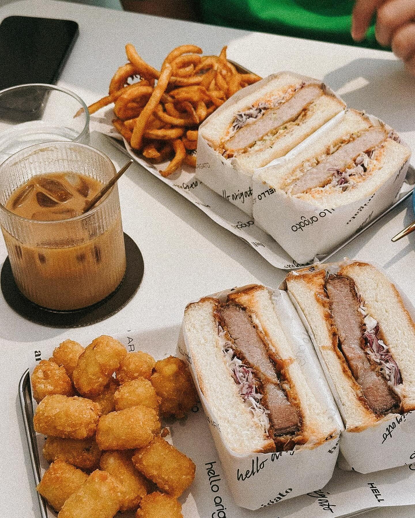 Looking for some weekend feast inspiration? Let&lsquo;s hear it straight from the tables of some friends of Hello Arigato 🍽️ 

📸: as tagged!