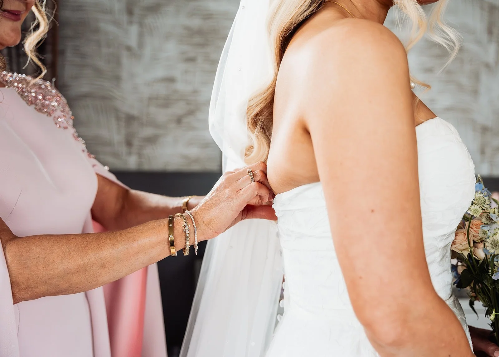 bride-getting-ready-enterkine-house-ayrshire-david-long-mum.jpg