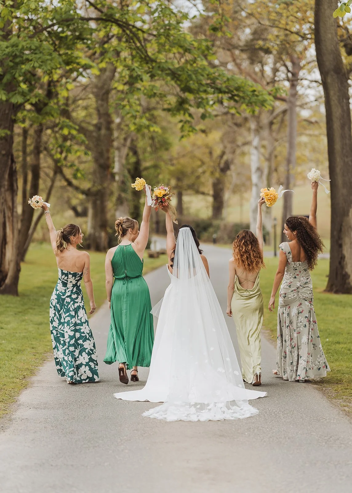 enterkine-house-wedding-venue-ayrshire-david-long-photography-bridesmaids-flowers-back.jpg