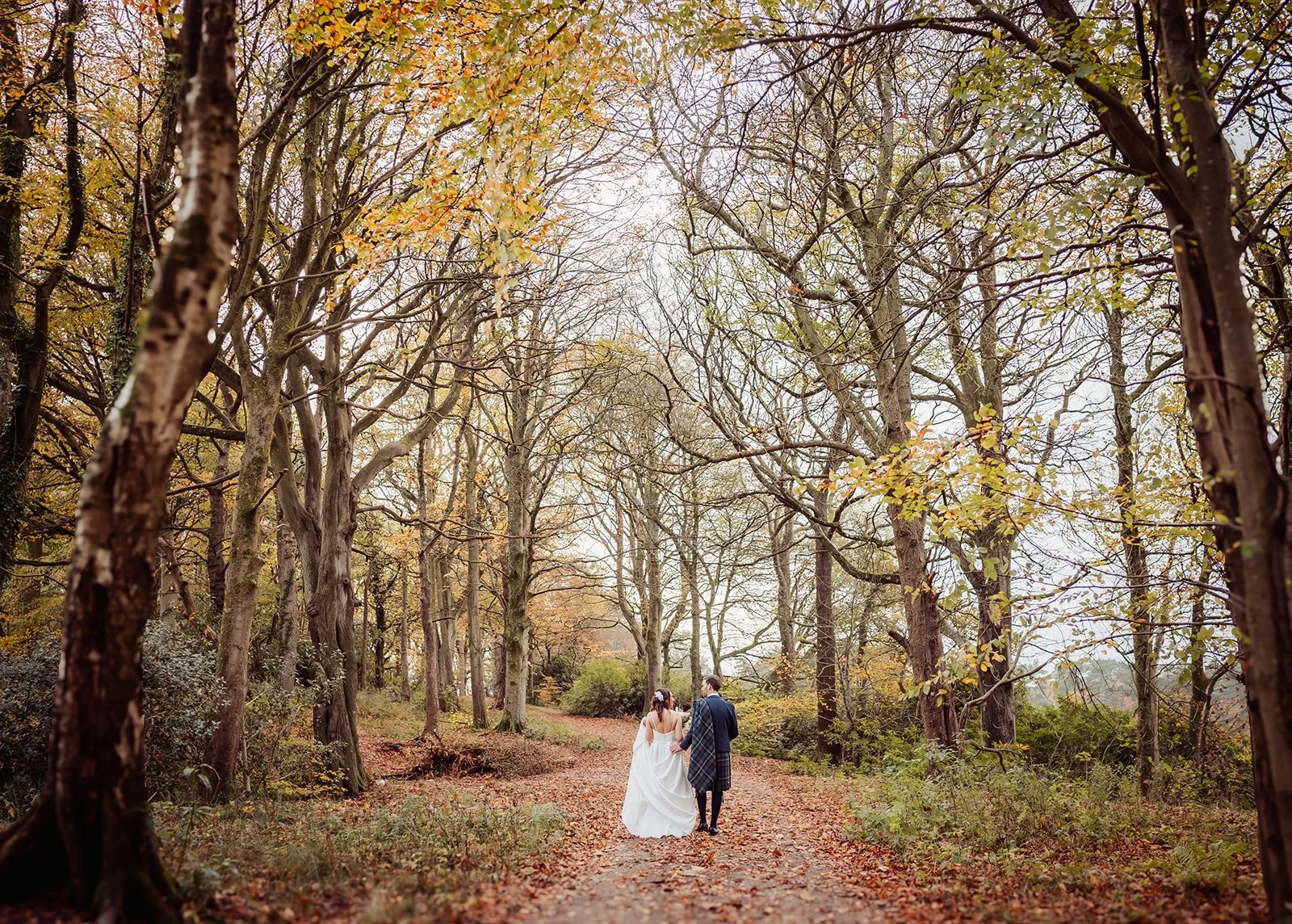 couple-portraits-enterkine-house-grounds-david-long-7.jpg