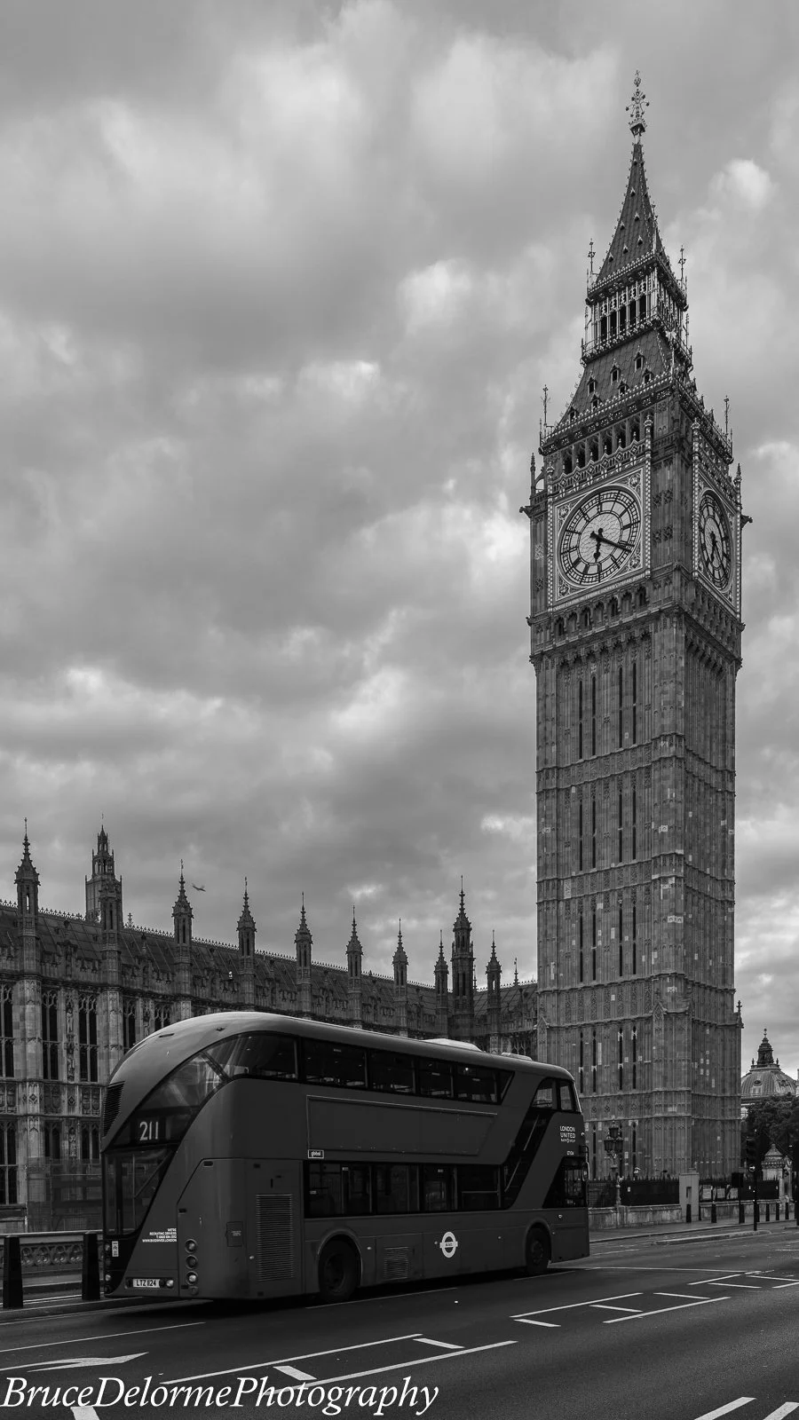 Black and White Lond