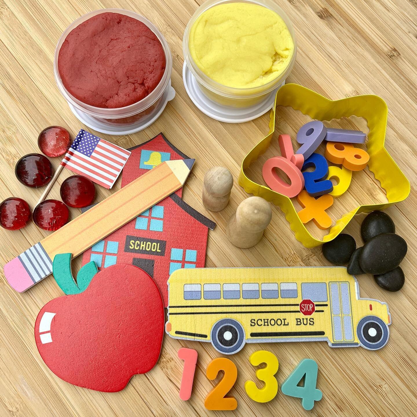 🍎BACK TO SCHOOL🍎

This fun school themed kit is great for back to school play.
Lemonade and black cherry playdough makes this kit extra fun! 

https://www.leikasensorycreations.com/shop-kits/p/rc2f665txafxkz3-2tr3f-pdr9r-klgzn-3eh88-64edy-brahd

#l