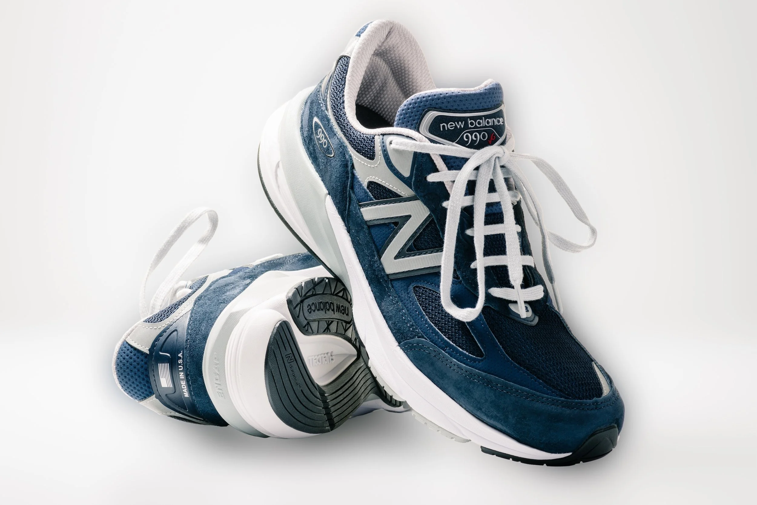 New Balance 990v6 in Navy