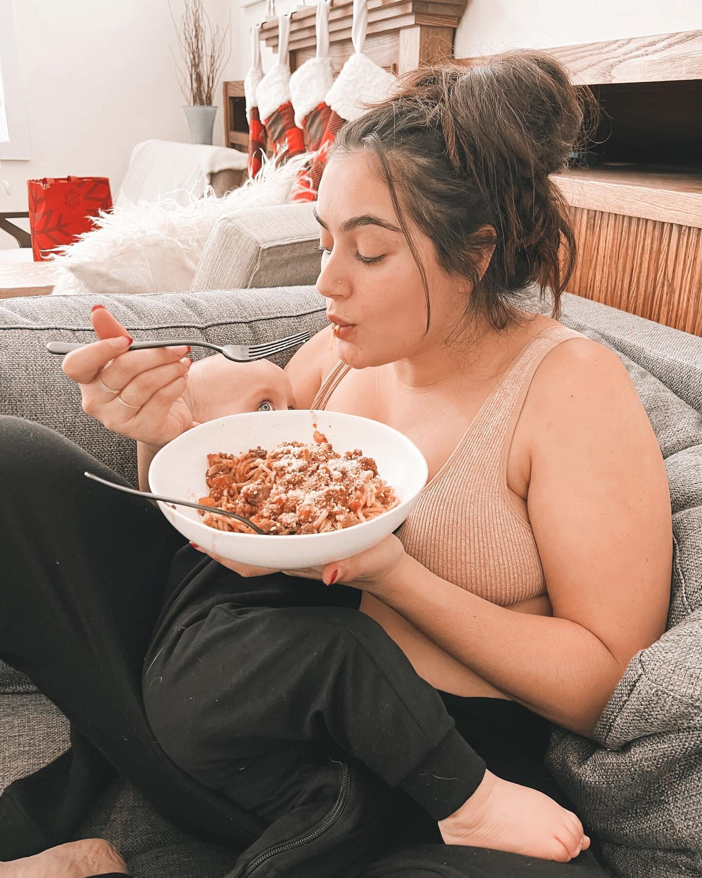 Things I never understood until I had babies:

⭐️the actual importance of being able to multitask 
⭐️how hungry and thirsty you will be the second the baby&rsquo;s lips touch your nipple 
⭐️that fueling your body is not only important but extremely n