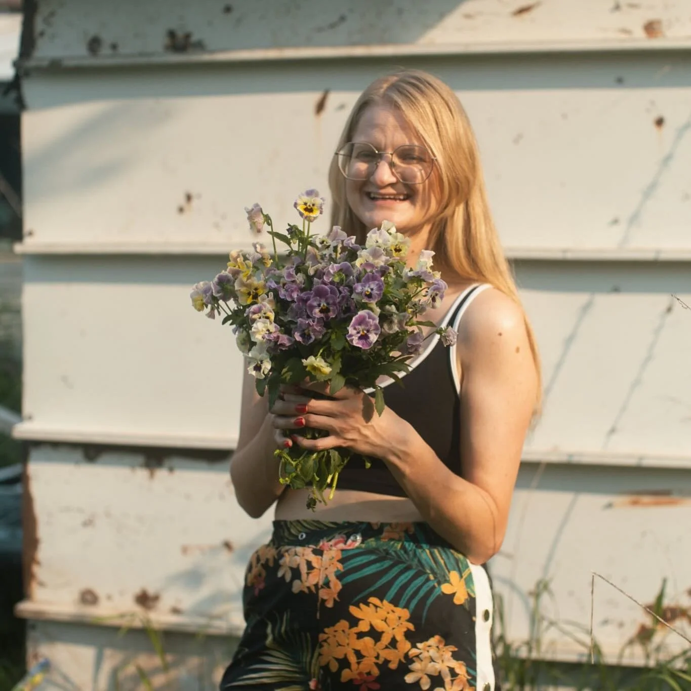 Happy bday to me! 💓 

all I want for my bday is a handful of pansies, alas I&rsquo;ll have to wait until next spring to hold these beauties again ☺️

Traditionally, I would launch the heirloom bloom club this day. This year we are going to wait clos