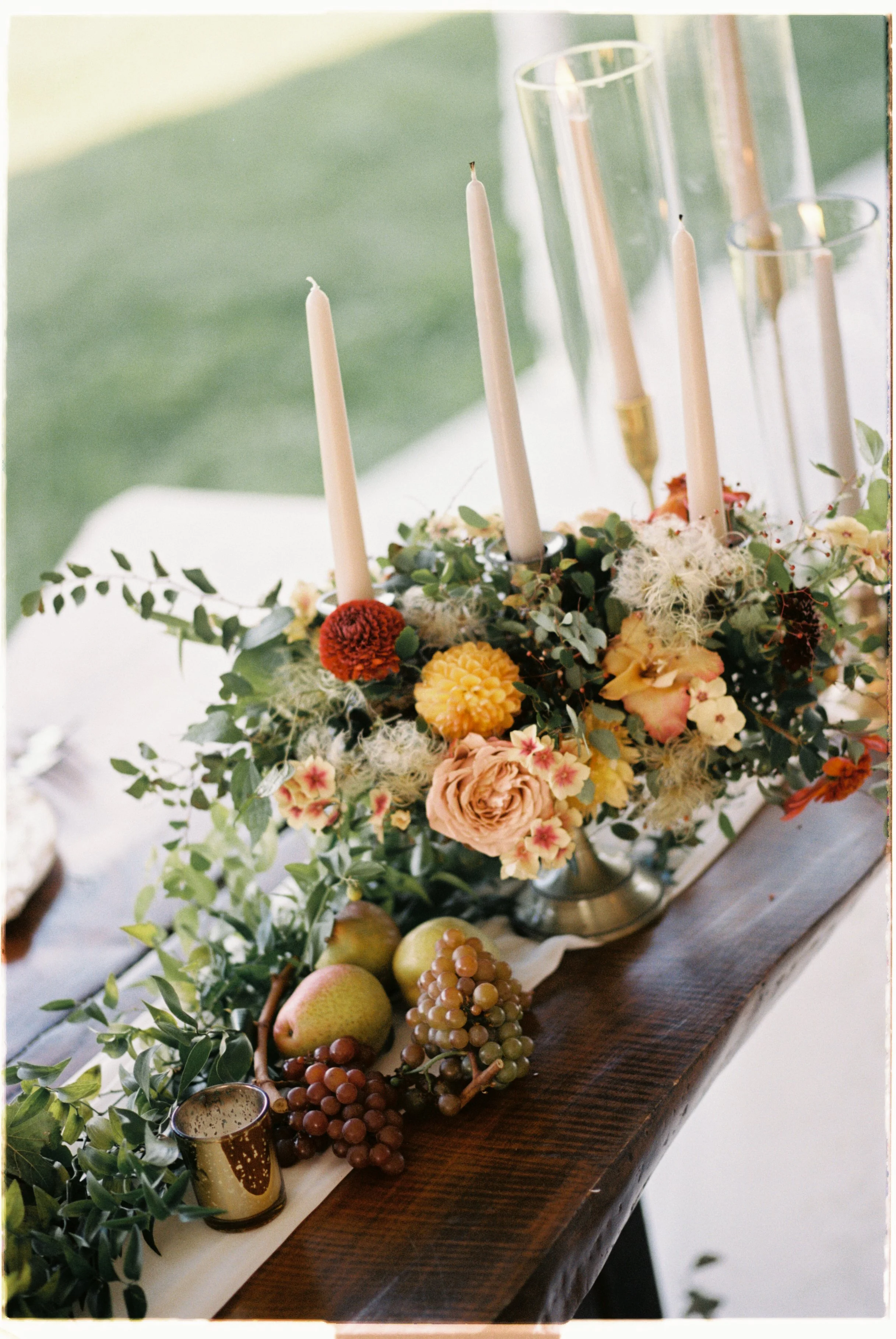 Bridal bouquet and floral centerpiece services in Durham Region