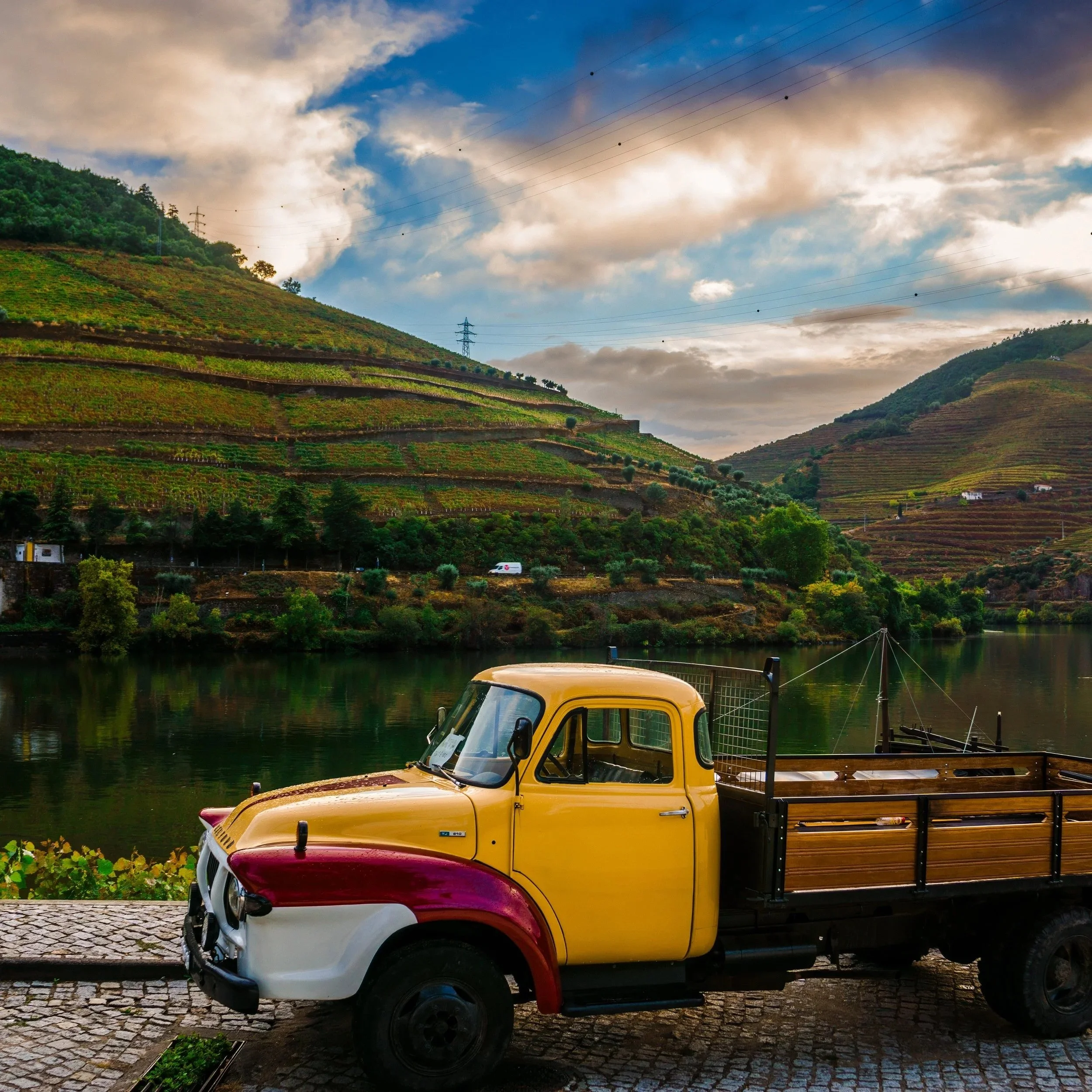 Douro Yellow Truck