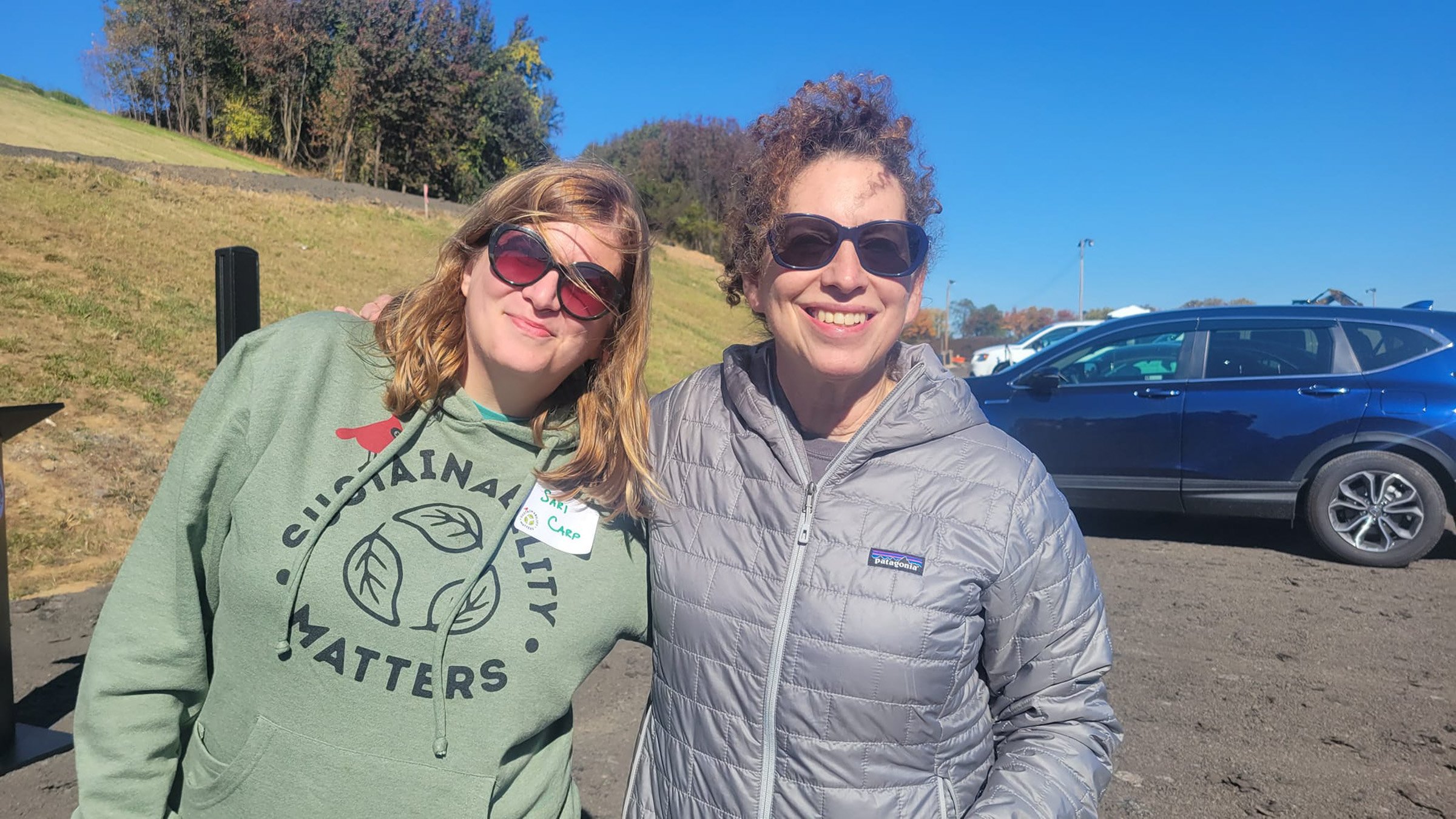  Sari Carp and Sarah Cohen at Fairfax County Landfill seeding party 