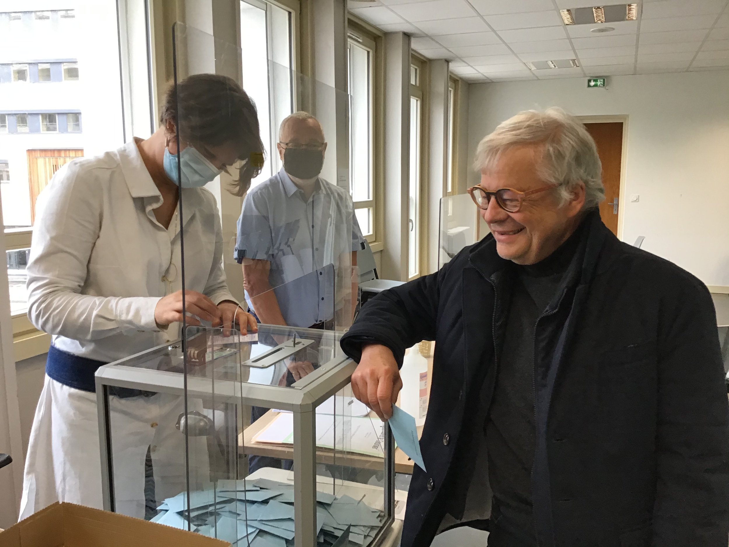 Présidentielles 2022: Dans le Jura, Emmanuel Macron arrive en tête avec 53,07 % des voix et Marine Le Pen obtient 46,93 % des voix
