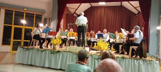 Pierre de Bresse: L’Amicale Pierroise a invité l’Harmonie de Crotenay pour son traditionnel concert de printemps