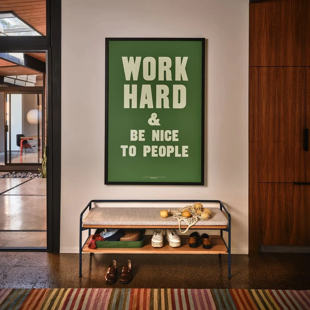 su25_workhard-ronda-bench-lisse-rug_1x1_pablo-e_77e790f2-1c38-44f1-8095-3aee2be70c12.jpeg