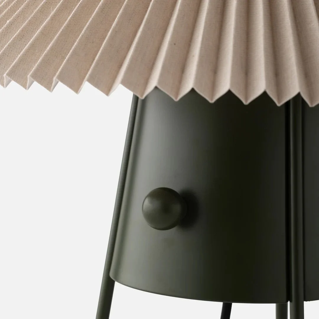 holiday24_146248_ruby-lamp-agr-s_detail1_silo-_1x1_jw.jpeg