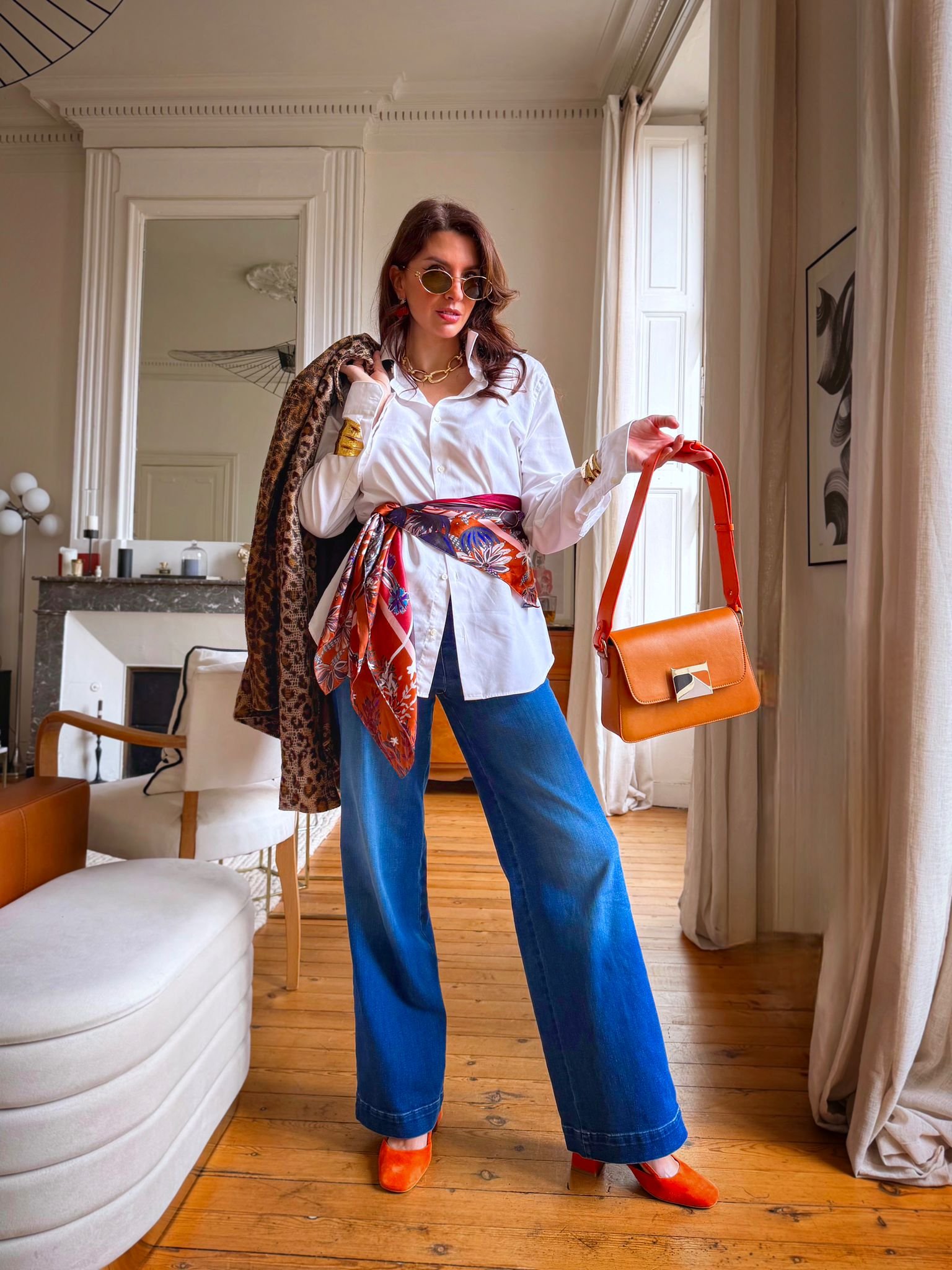 5 façons de transformer une simple chemise blanche en une pièce résolument française&nbsp;