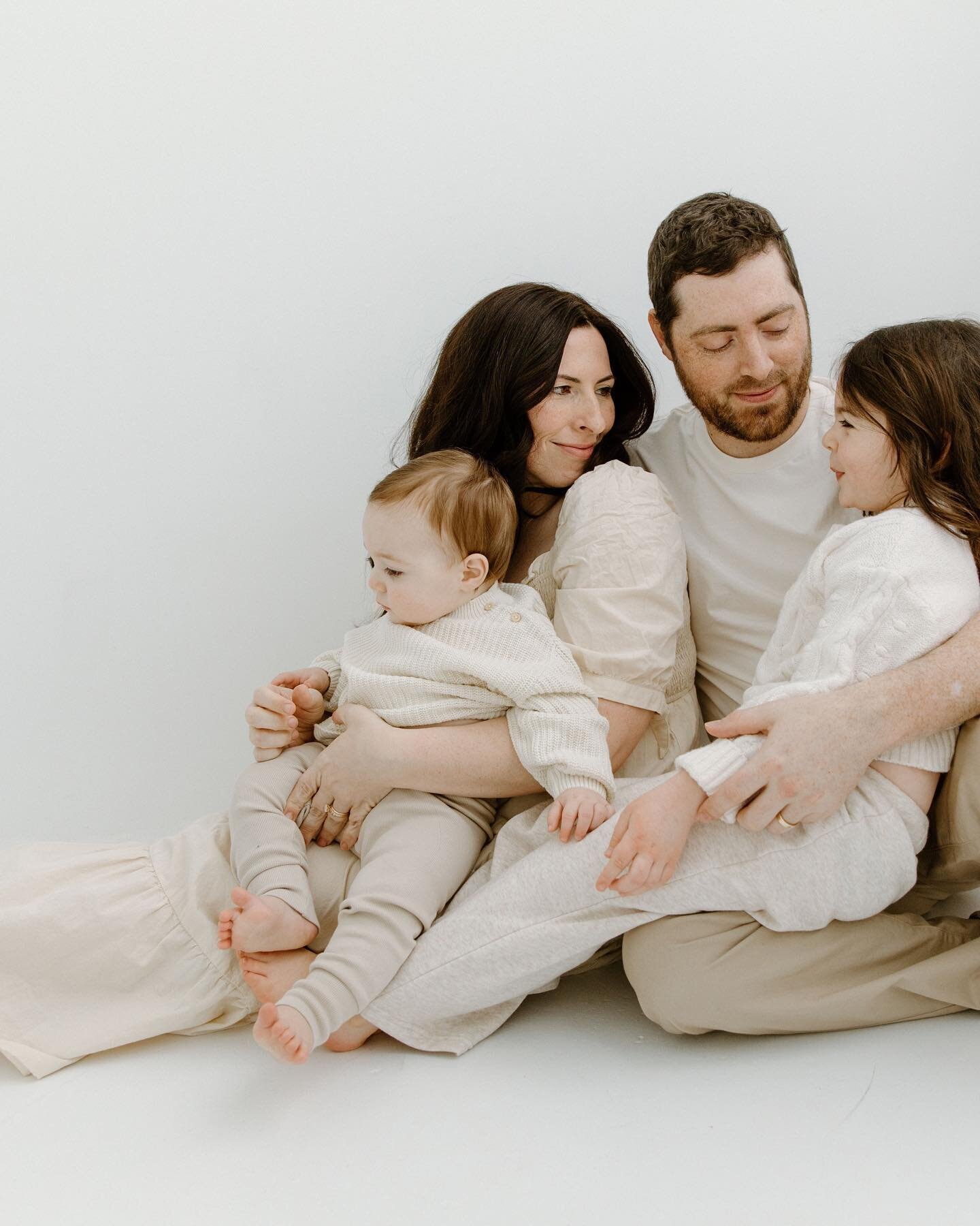 Family 🤍

A little styled collaboration with @rachelkehrenphoto

#photographer #photography #mnphotographer #mnfamilyphotographer #familyphotography #minnesotaphotographer #familyportraits #minnesota #stpaulphotographer #minneapolisphotographer