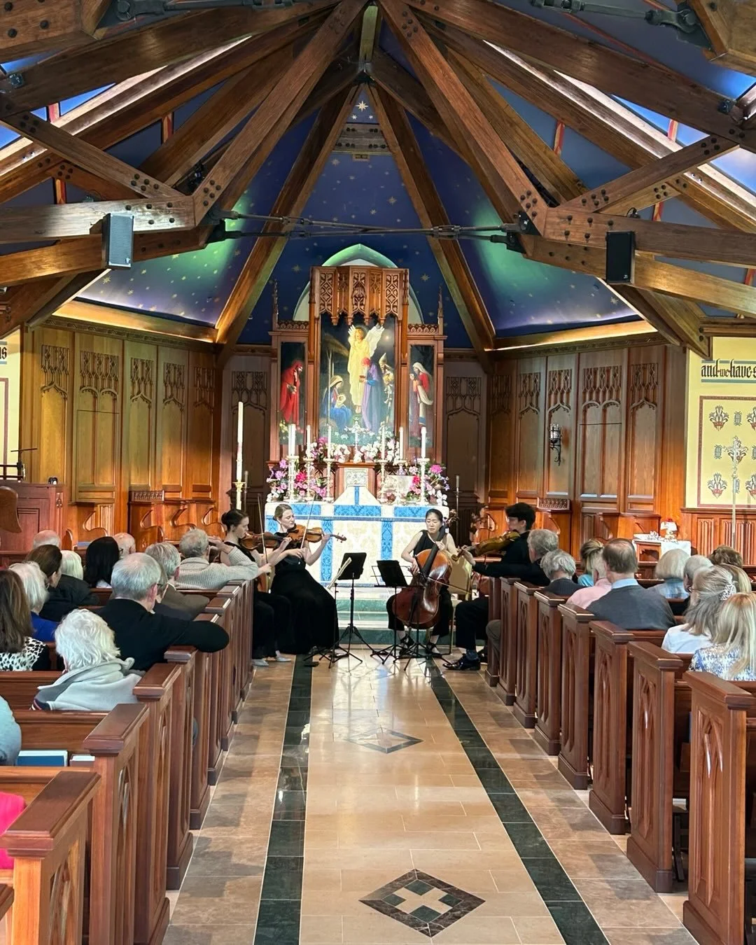 We had the most wonderful week at @highlandscashiersmusicfest a few weeks ago exploring the gorgeous area and performing for the community ⛰️ swipe to see the rare #whitesquirrel