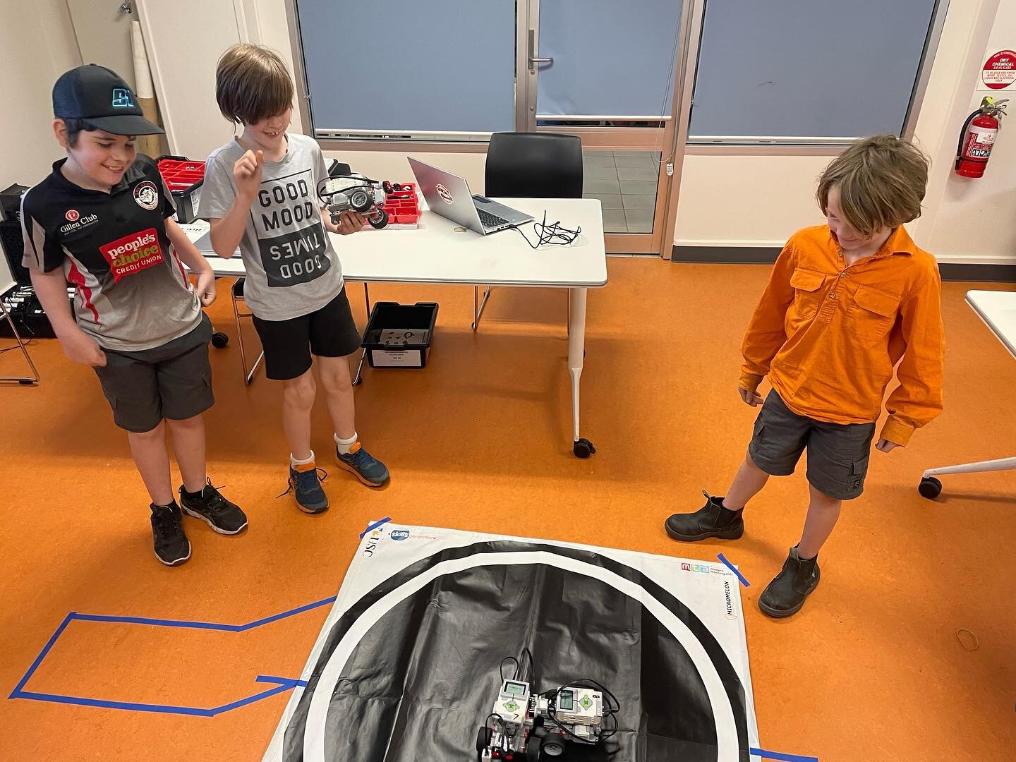 There&rsquo;s no place like Alice Springs! What a great time I had at the @alicespringstowncouncil Public Library last week, running three Introduction to Robotics courses! It was great to see young and old coming together to learn about STEM. Until 