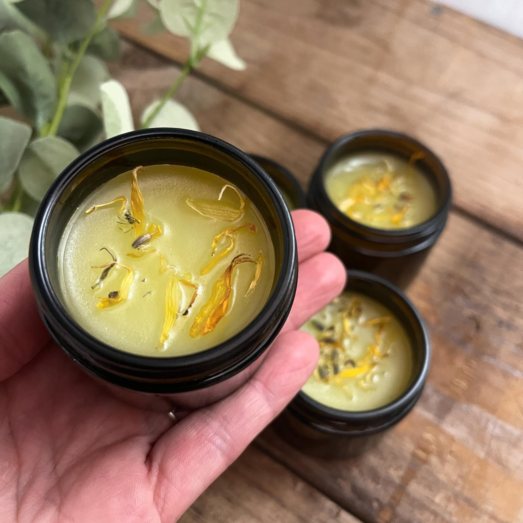 Heal salve 🌱 legit heals burns, scratches, scars, dry itchy skin. It&rsquo;s powered by local raw beeswax, Calendula flower infused organic fractionated coconut oil and shea butter with lavender. 

✌🏼 💚 
The Green Cottage
organic body &amp; home e