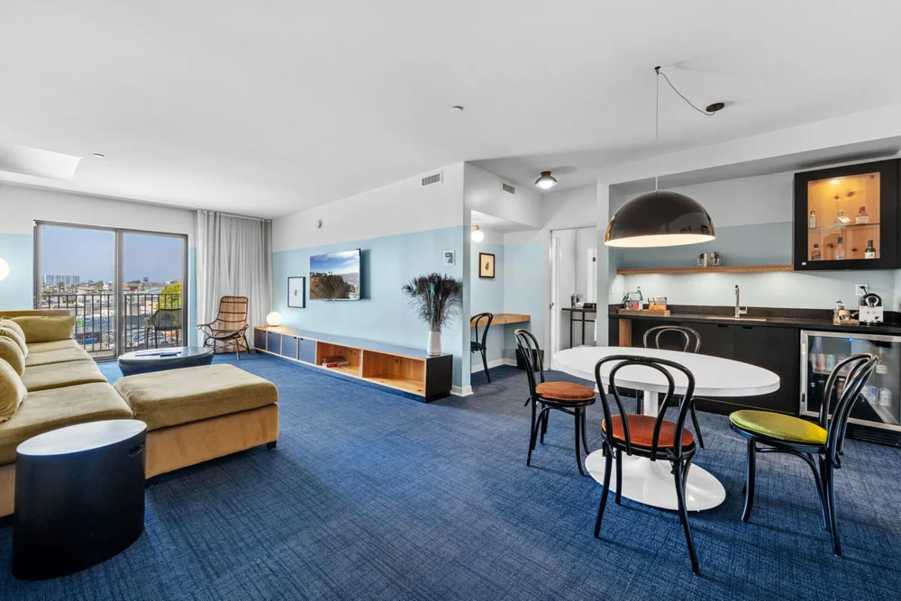 Hotel Erwin guest room