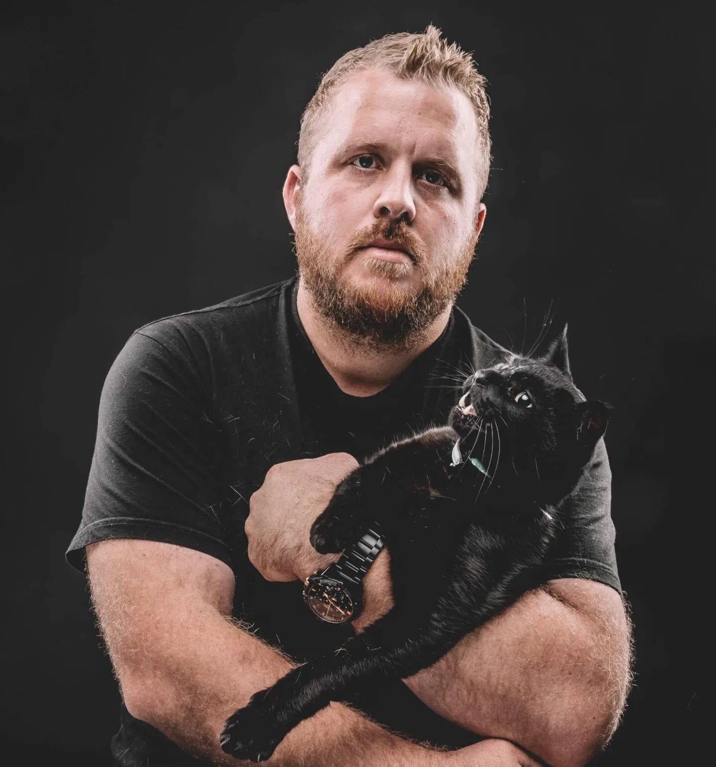 As every cat owner knows, nobody owns a cat. lol

#cat #blackcat #animal #photography #studio #portrait  #snapshotimagery  #macarthur