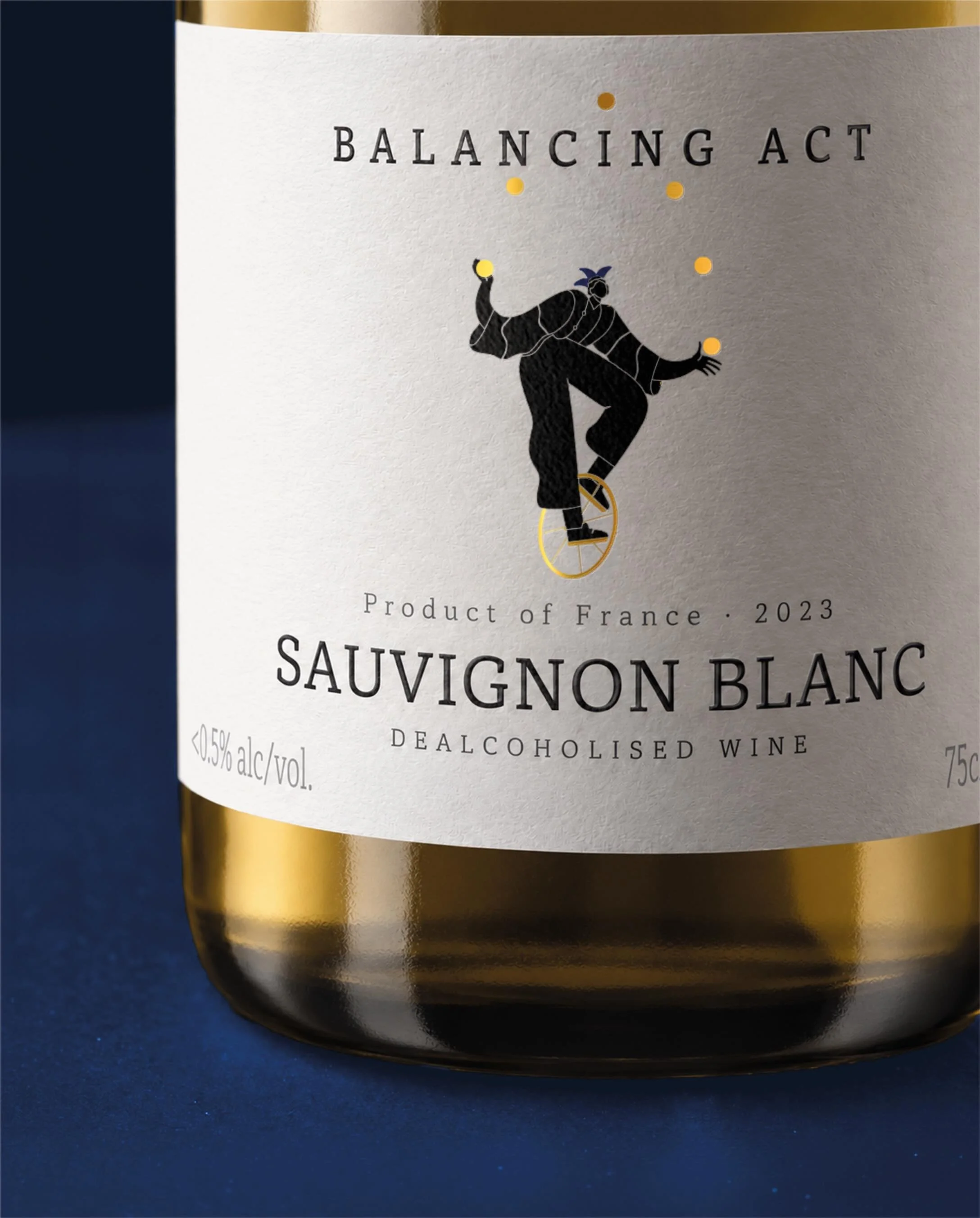 For Balancing Act&rsquo;s premium de-alcoholised wine, the playful identity takes on a refined character. The unicycling juggler has gold foil detailing on the juggling balls and unicycle, introducing a premium feel while retaining the brand&rsquo;s 