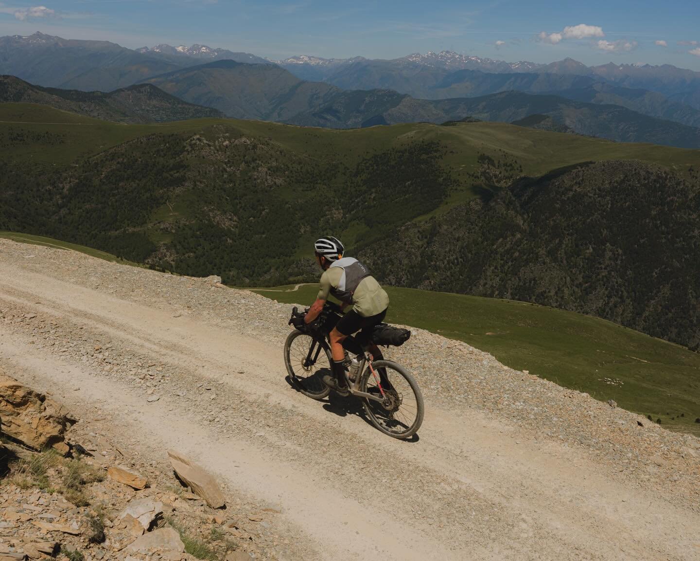 Anyone else over the seemingly never-ending rain? We are already dreaming of the warm summer sun and high mountain tracks of El Piri! ⛰️ 

Spaces for El Piri 2026 are filling up. Come and join us for an unforgettable adventure by bike this summer. 

