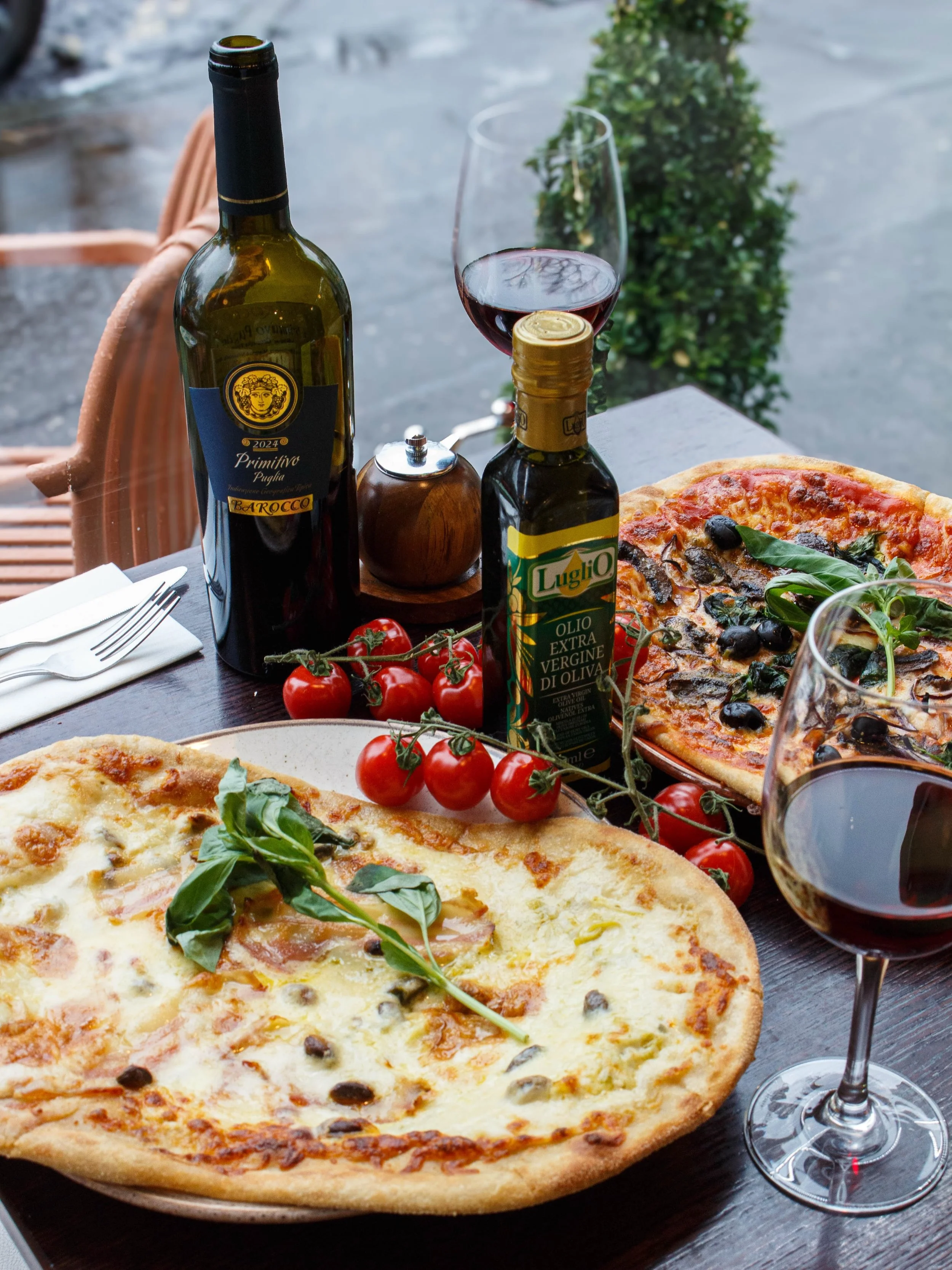 Join us tomorrow from 4pm for chef Alfons&rsquo; weekly offering of pizza &amp; pasta specials! 🍕🍝🍷

#glasgowwestend #glasgowdeli #glasgowfoodie