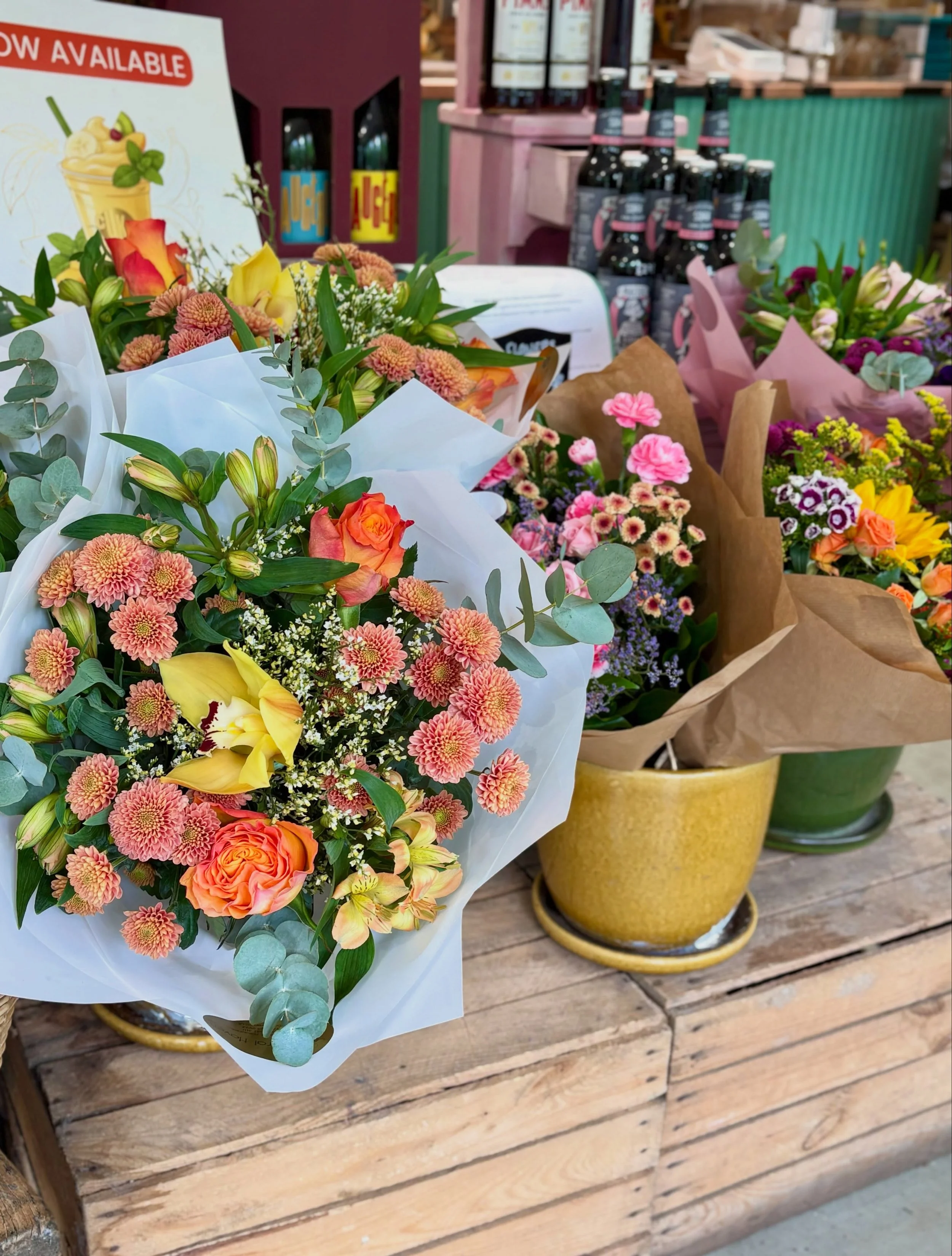 A fresh batch of beautiful bouquets available in store 💐 

@neptune_glasgow 
@floralhavenglasgow