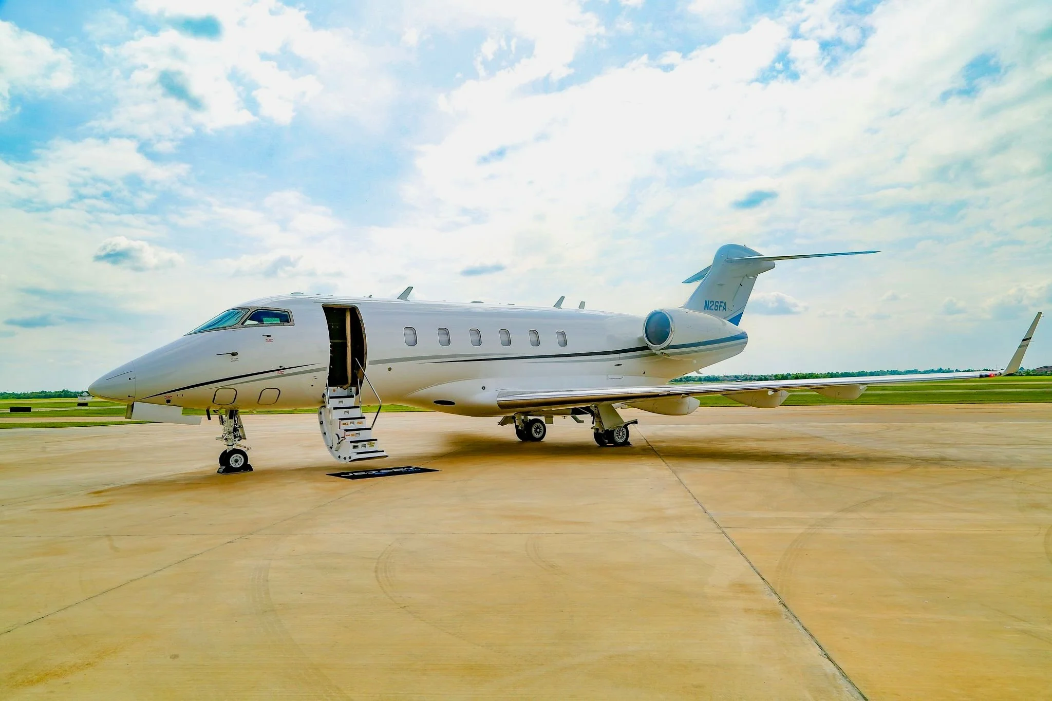 Challenger 300 - N26FA