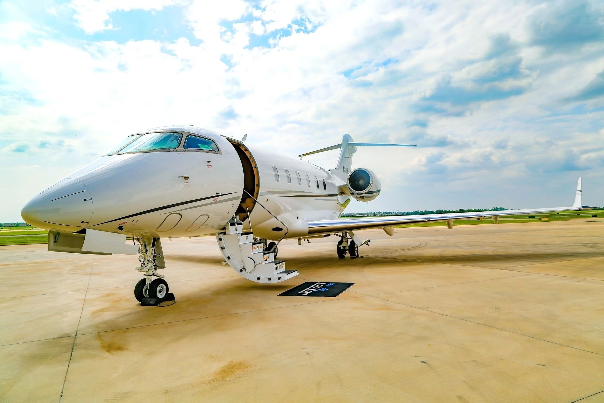 Challenger 300 - N26FA