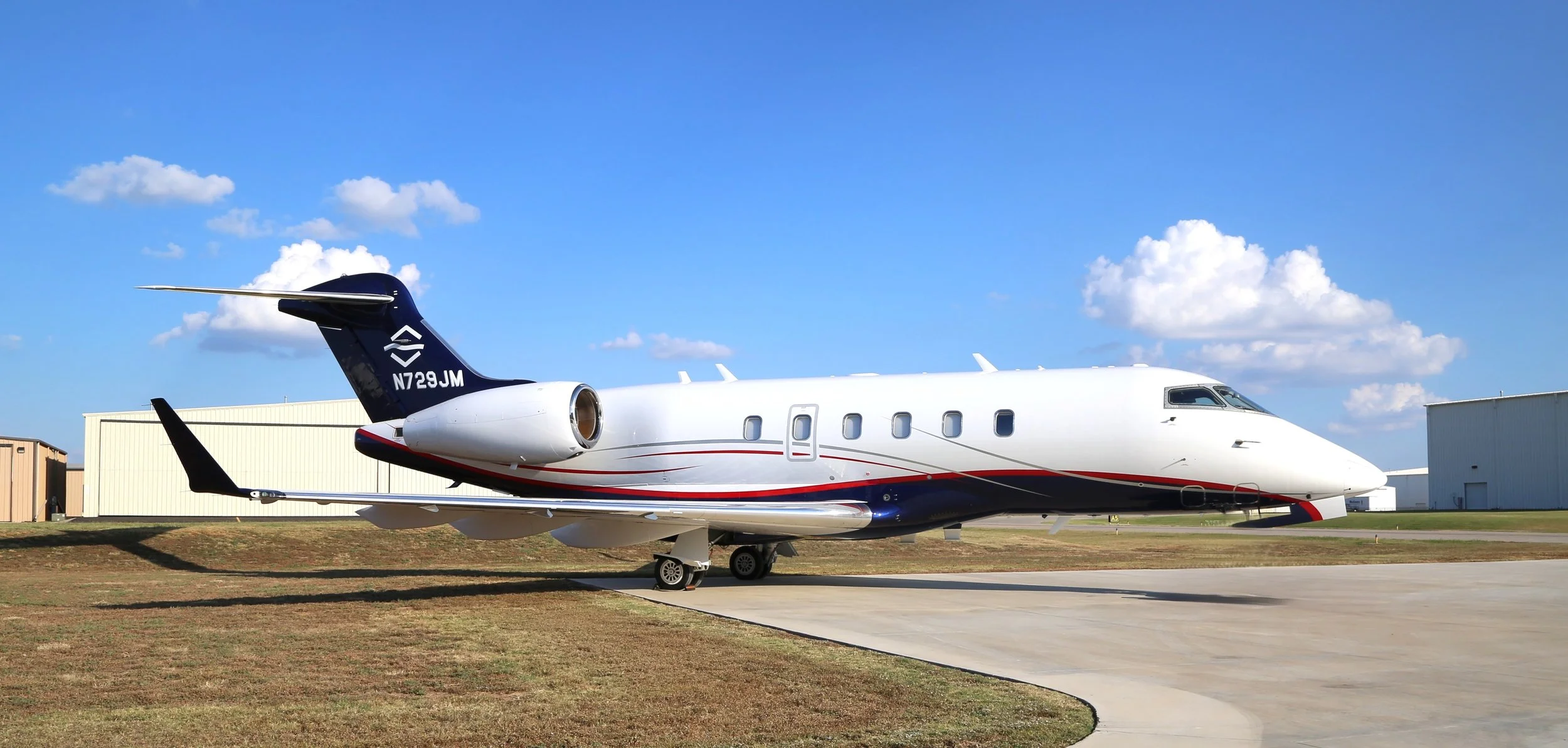 Challenger 300 - N729JM