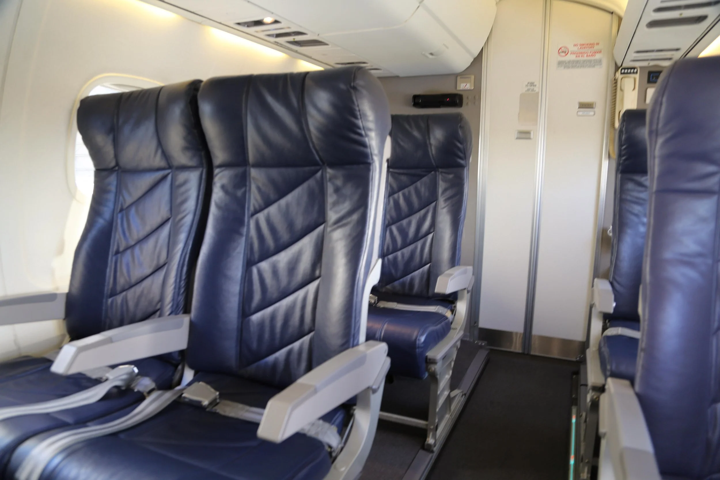 N548M Interior 14.JPG