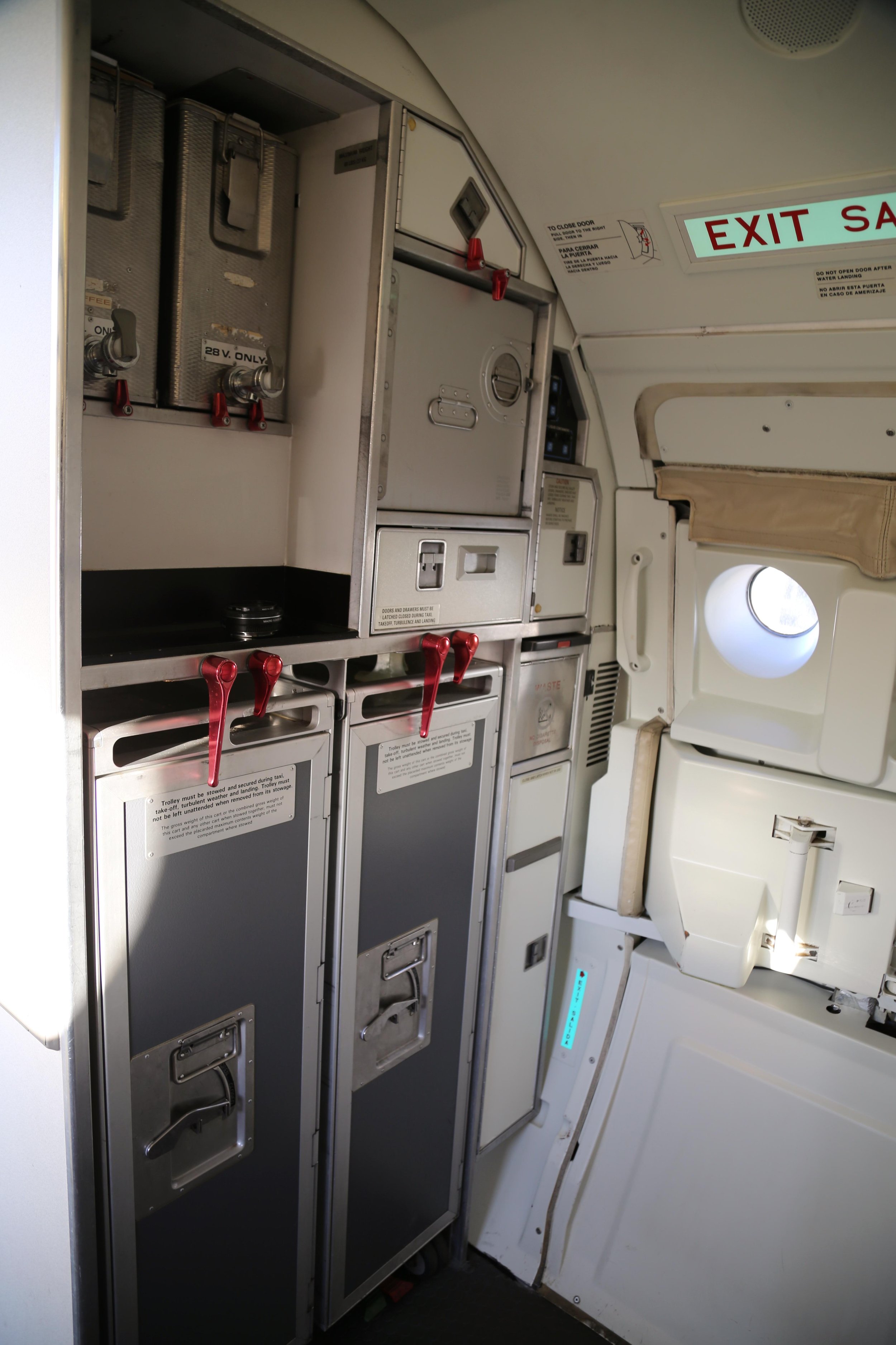 N548M Interior 11.JPG