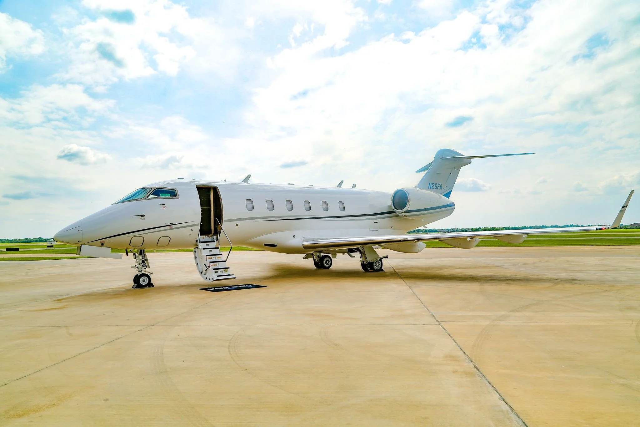 Challenger 300 - N26FA