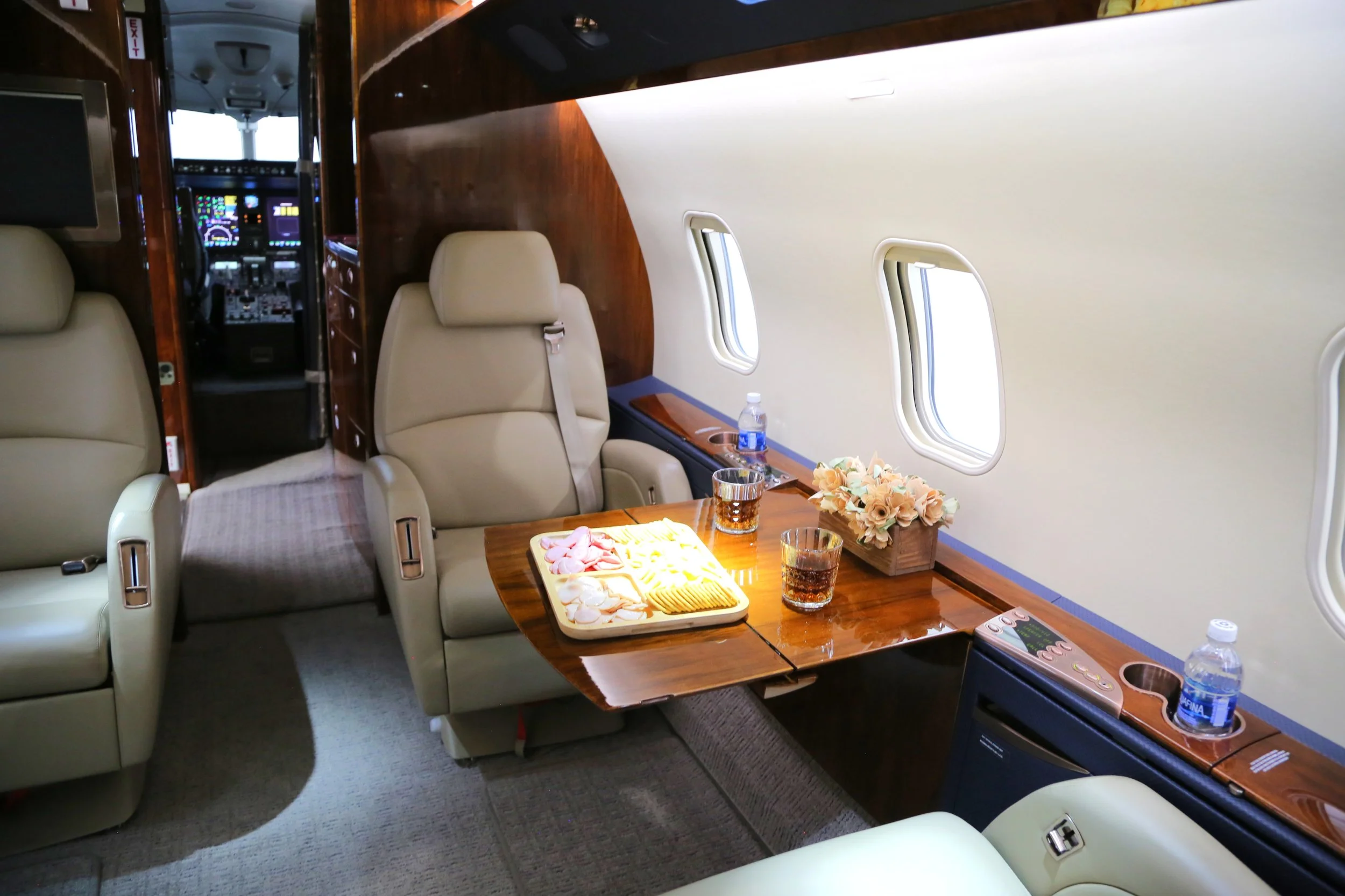 N729JM - INTERIOR 3.JPG