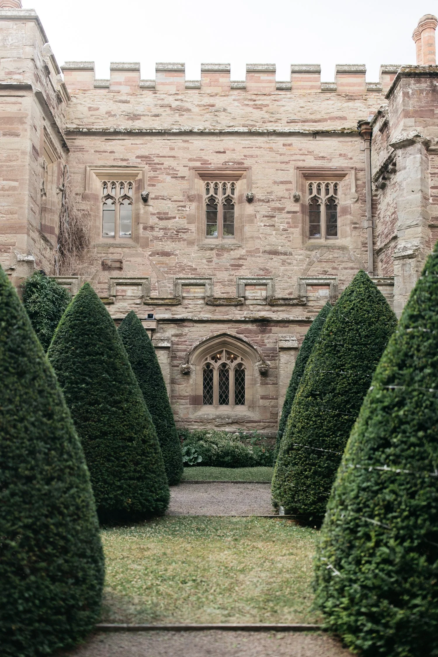 Hamptoon-Castle-Herefordshire-Wedding-Photography-Portfolio-2025-1.jpg