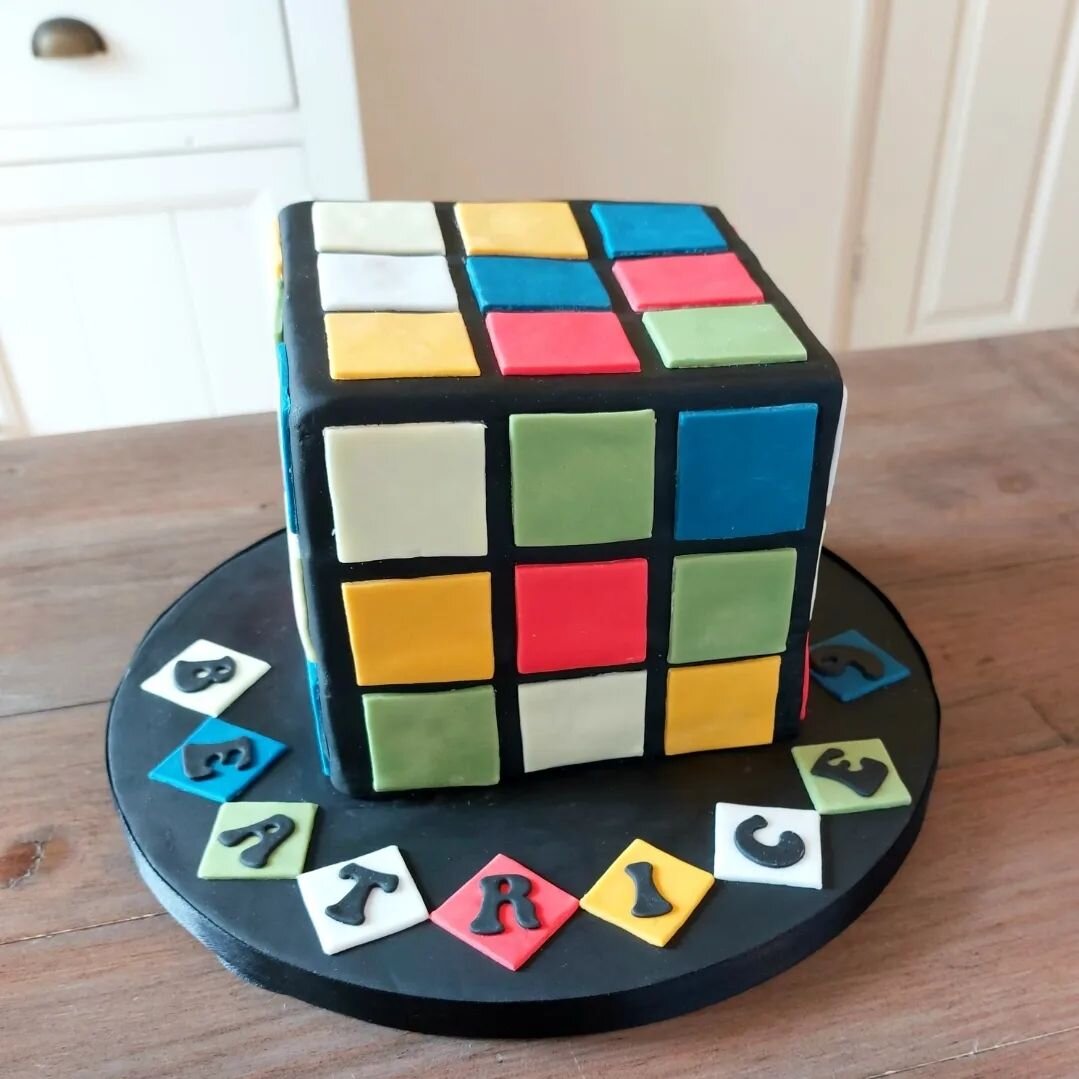 Back to the 80's with this Rubix's cube birthday cake!!! 

#80s #80sthrowback #ilove80s #birthdaygirl #birthdaycake #party #celebrate #9thbirthday #9 #noveltycake #loveleam #leamingtonlife #cakeart #cakesofinstagram #chocolatecake #colourful #fungame