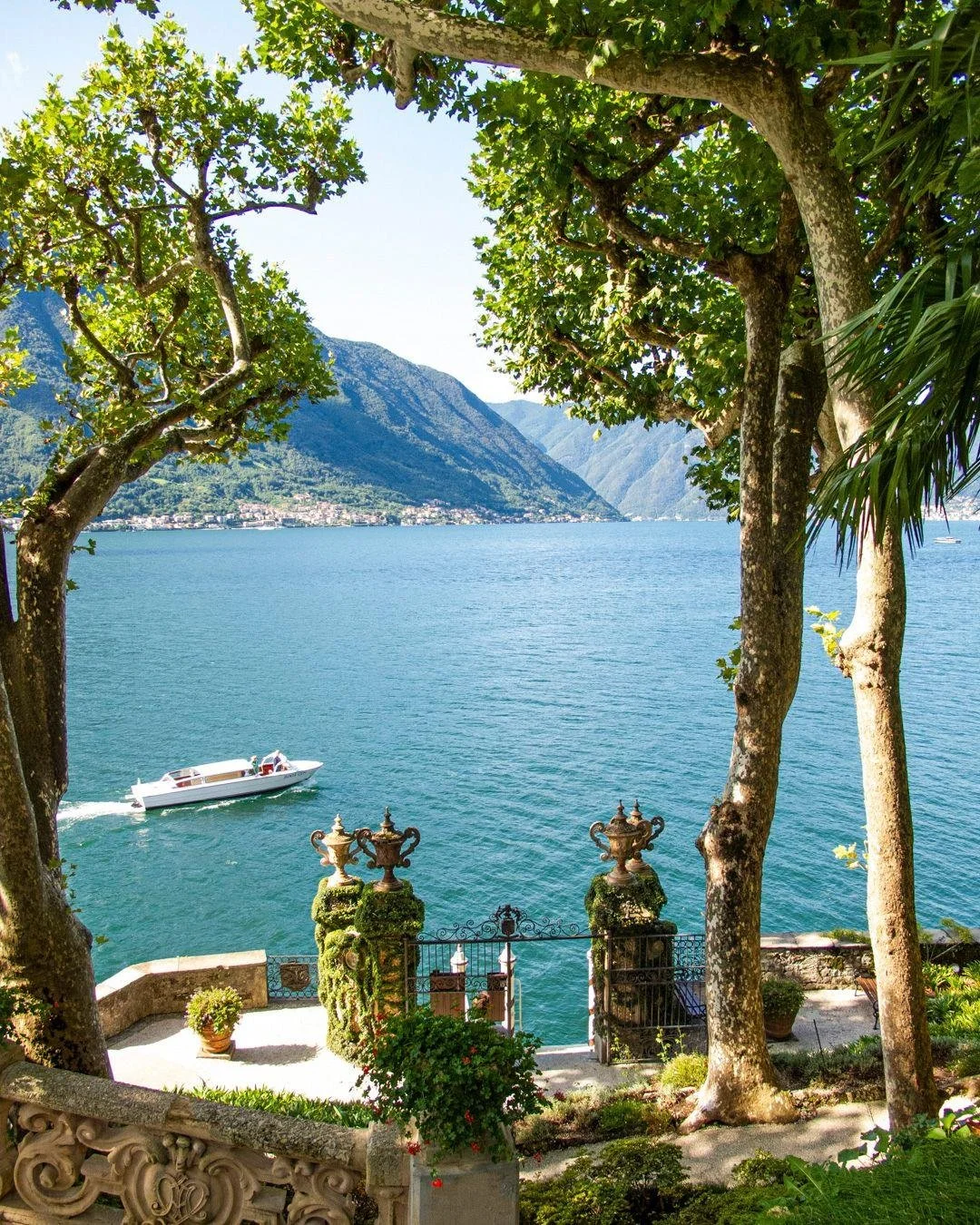 Here is a mini-guide to seasonal window planning and timing your travels perfectly.

Consider beyond the calendar. Knowing local weather patterns, microseasons, and rare natural events ensures you avoid missing cultural festivals, bloom periods, or w