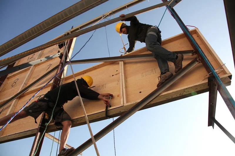 BillboardInstall3web_800.jpg