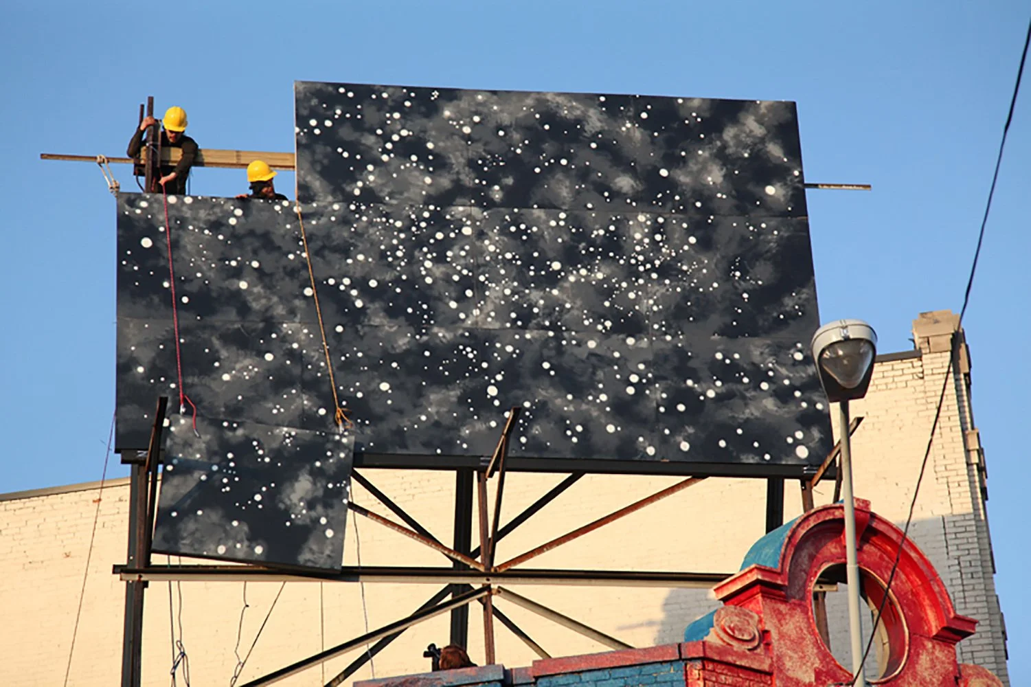 BillboardInstall5web_1501.jpg