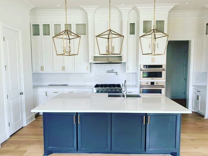 What a way to finish this Thursday, amazing new construction kitchen! #construction#newconstructionhomes#kitchenremodel#batonrouge#localbusiness