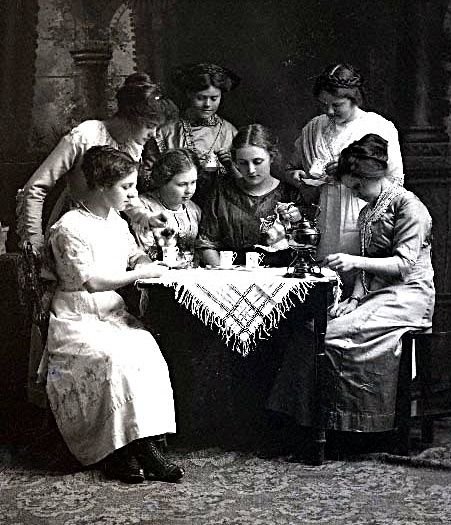 SEERS’ CIRCLE: Online Oracular Reading & Divination Gathering